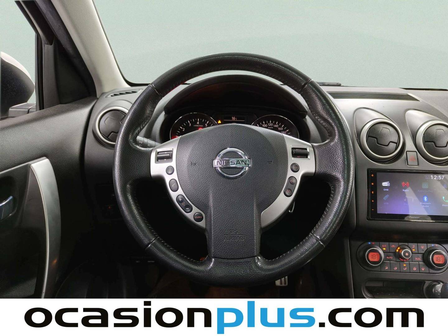 Extras y acabados del Nissan QASHQAI Nissan Qashqai 1.6 Tekna Sport 4X2 (115 CV)