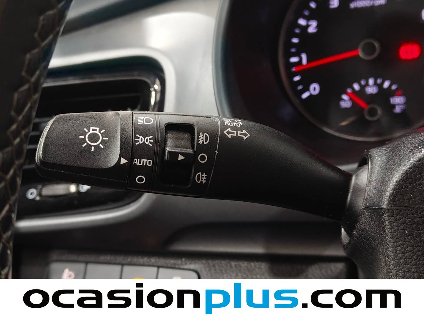 KIA Stonic KIA Stonic 1.2 DPi Drive (84 CV) seminuevo