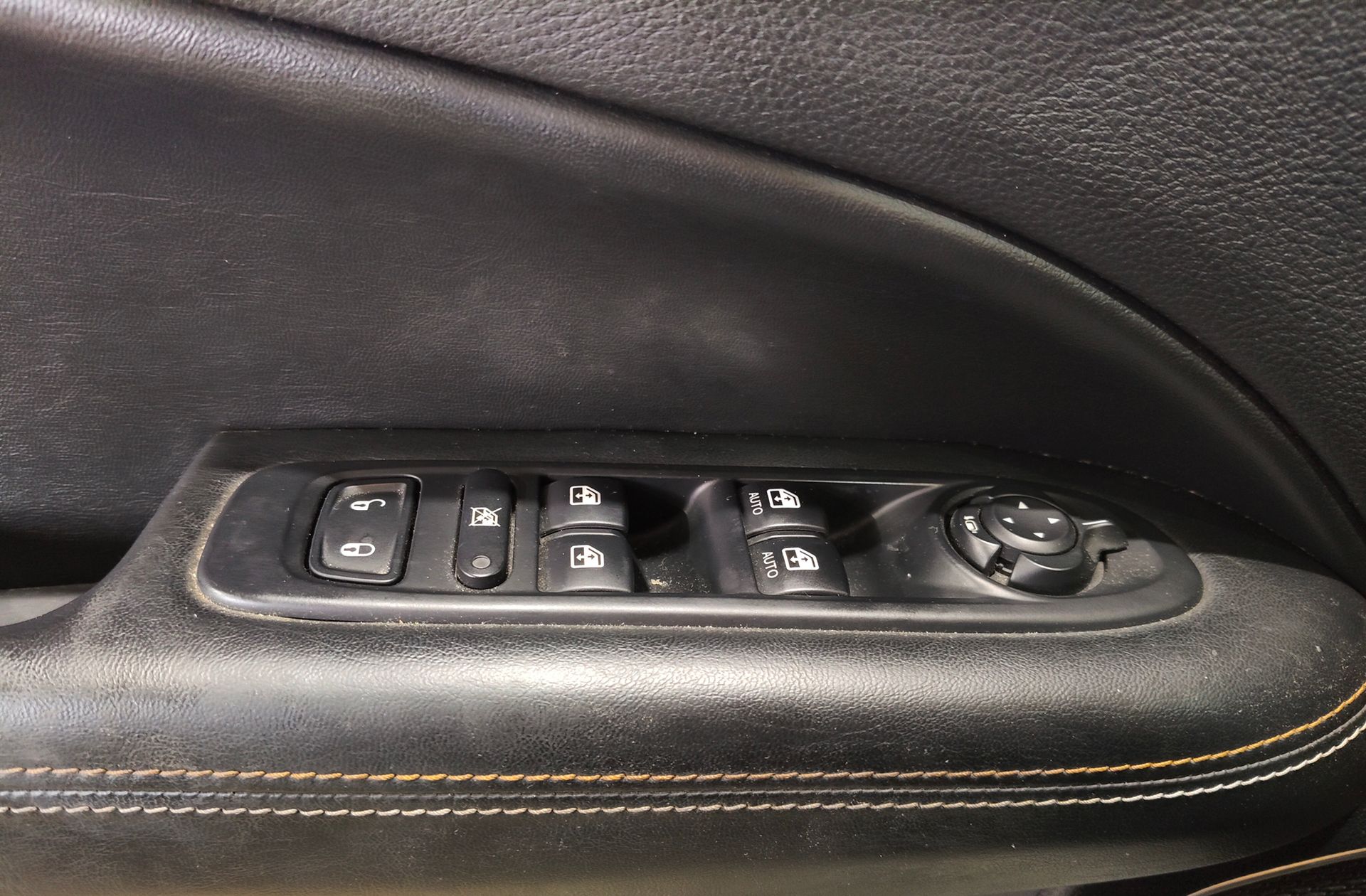 Jeep Compass 2.0 MultiJet Longitude 4x4 AD - foto 37