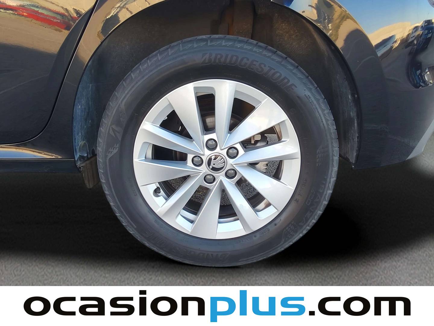 Skoda Kamiq Skoda Kamiq 1.0 TSI Ambition (110 CV) seminuevo