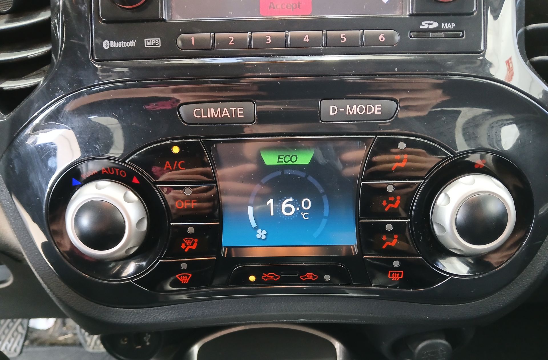 Nissan Juke 1.5 dCi Tekna Premium 4x2 - foto 27