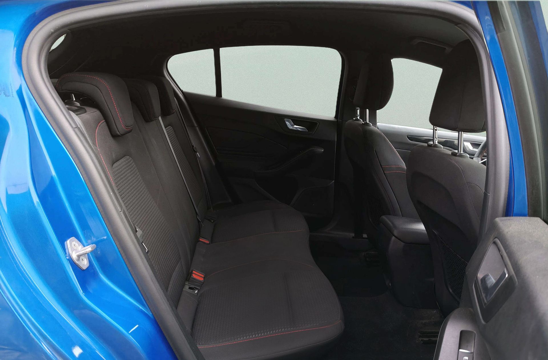 Ford Focus 1.0 EcoBoost ST-Line - foto 20