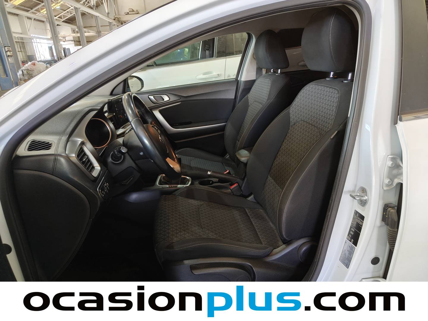 Foto asientos delanteros KIA Ceed KIA Ceed 1.0 T-GDi Business (120 CV)