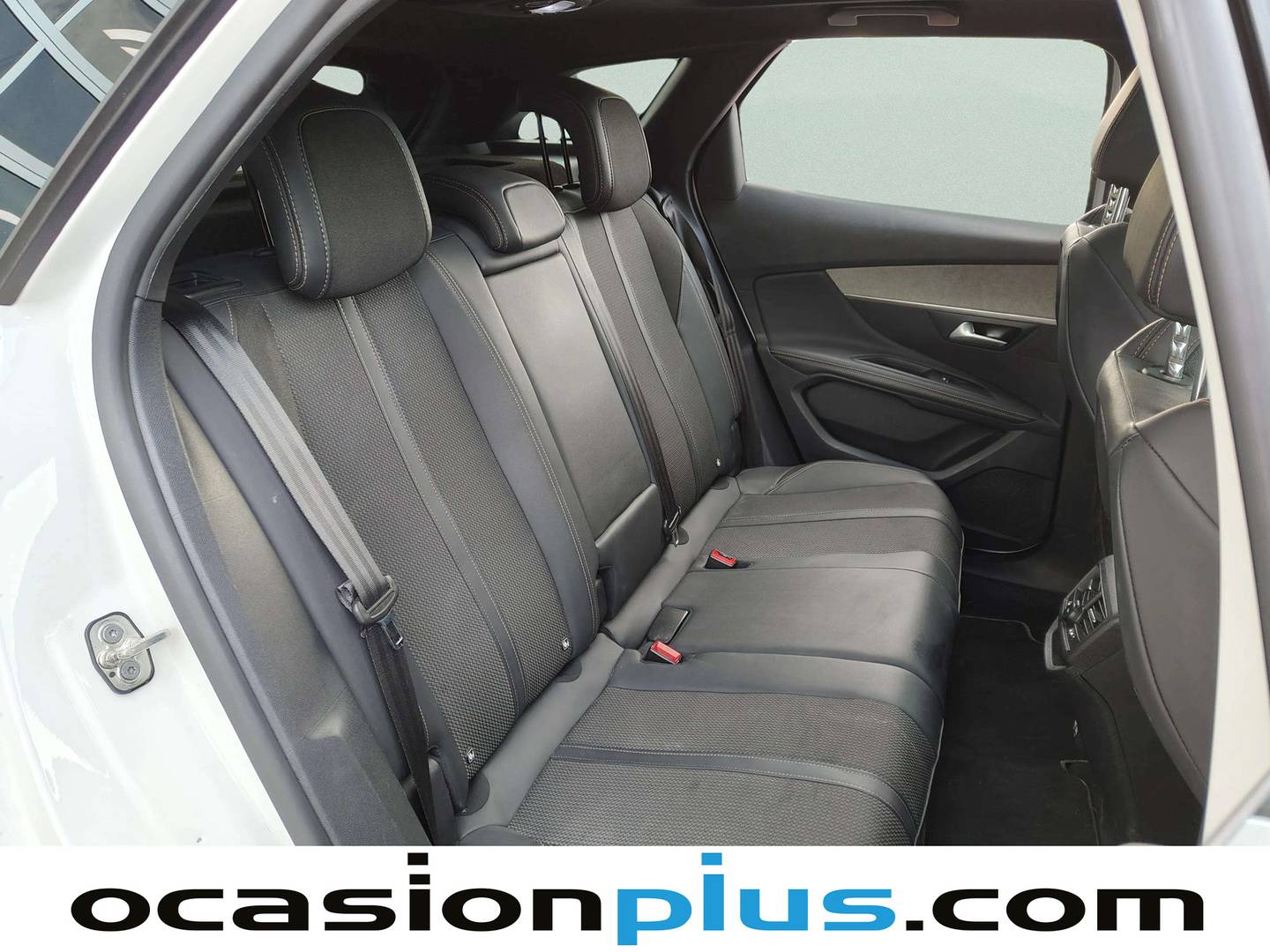 Foto Peugeot 3008 Peugeot 3008 PureTech 130 S&S GT EAT8  (130 CV)