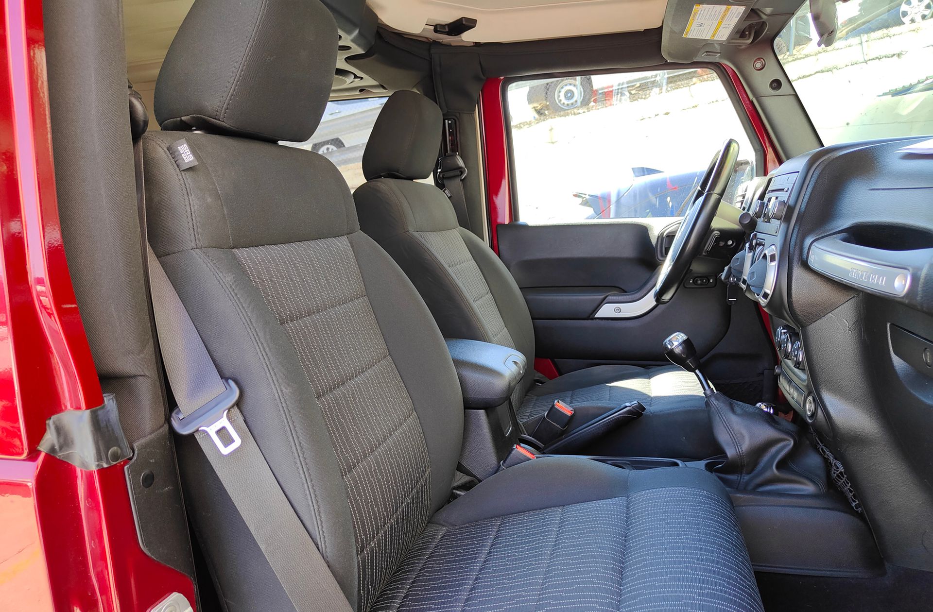 Jeep Wrangler 2.8 CRD Sahara - foto 15