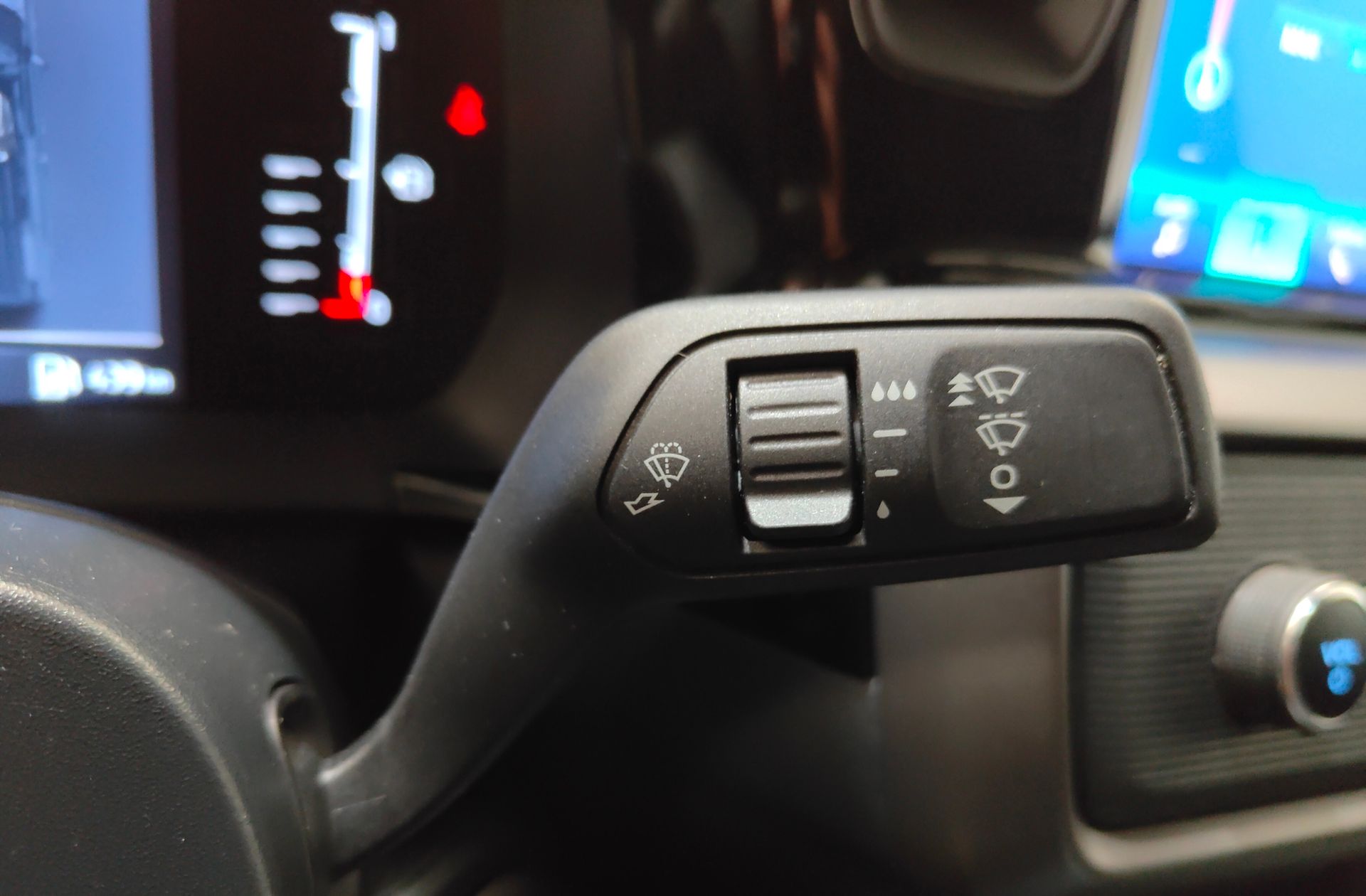 Ford Transit Furgon 1.0 EcoBoost Trend - foto 28