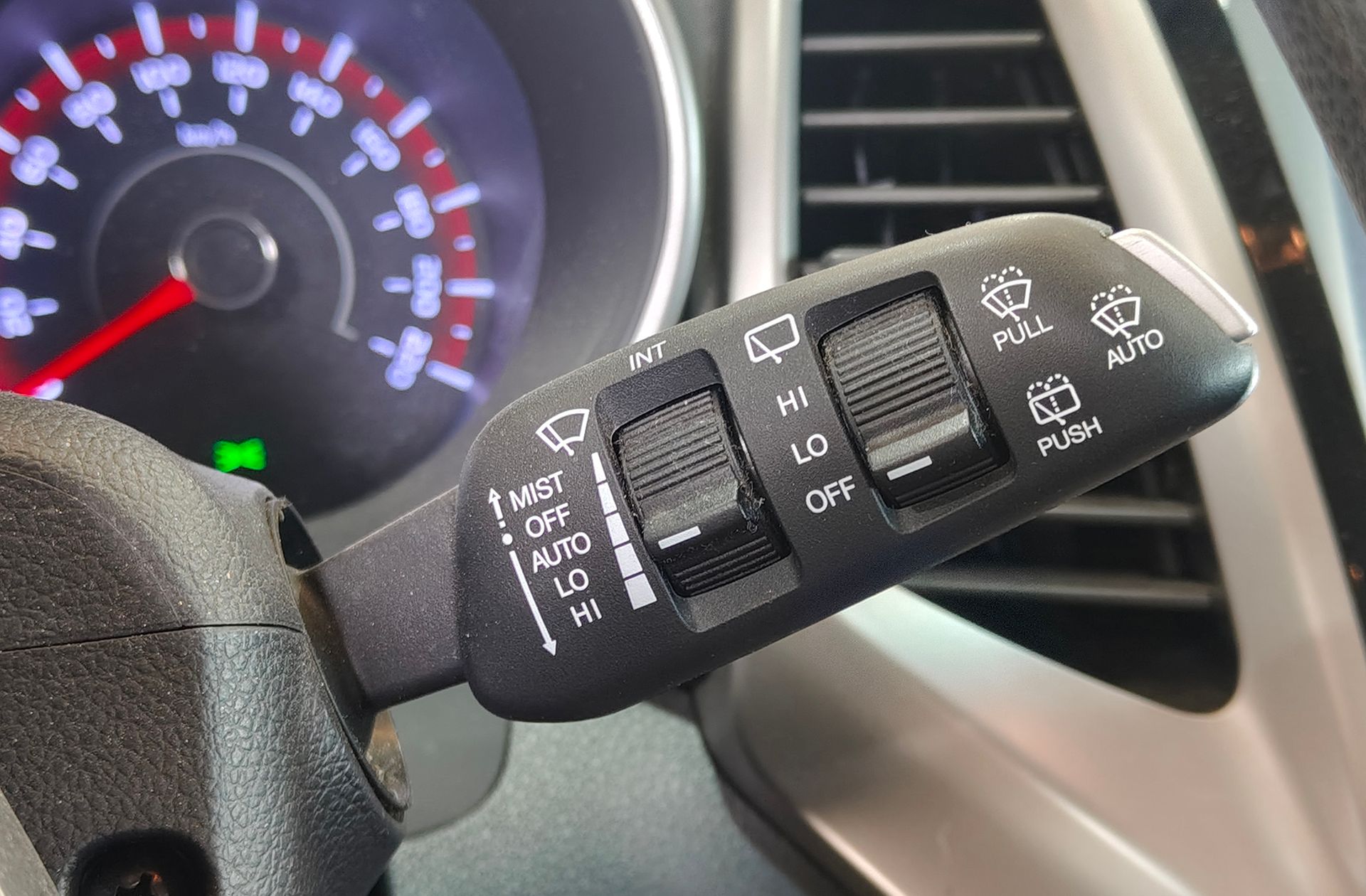 SsangYong Tivoli D16T Premium 4x2 - foto 23