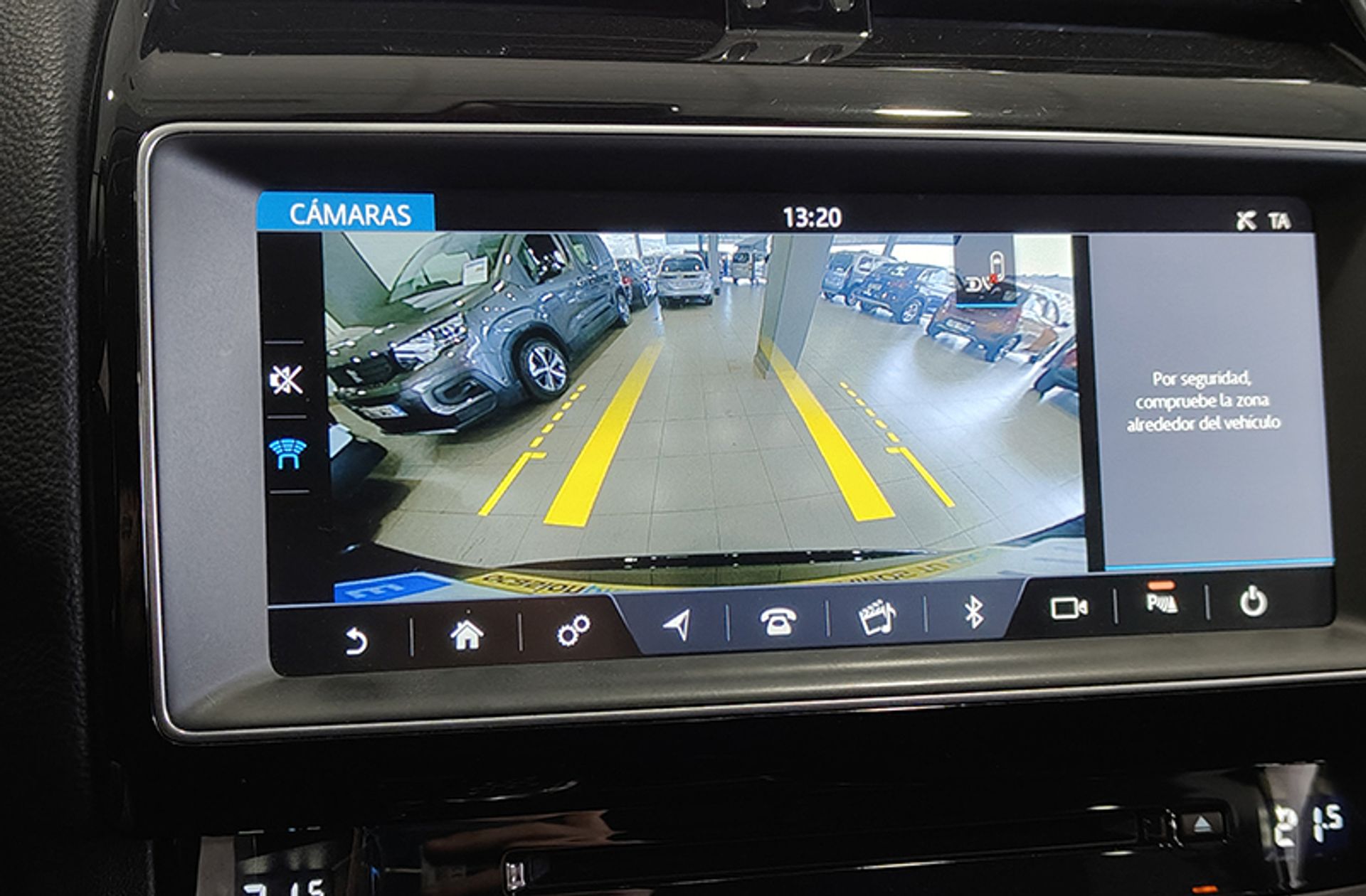 Jaguar F-Pace 2.0L i4D Pure RWD - foto 9