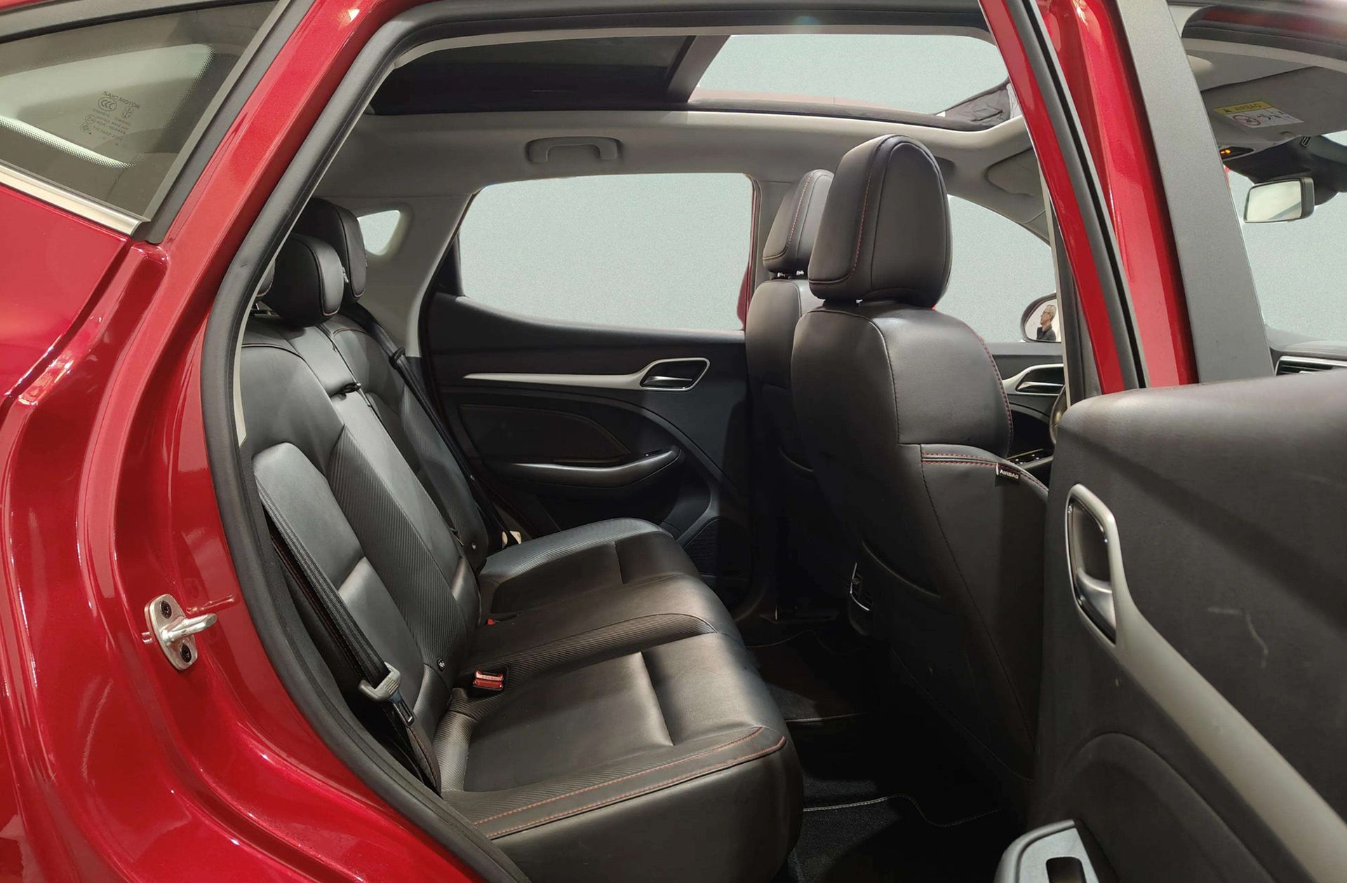 MG ZS Luxury Long Range OBC - foto 19
