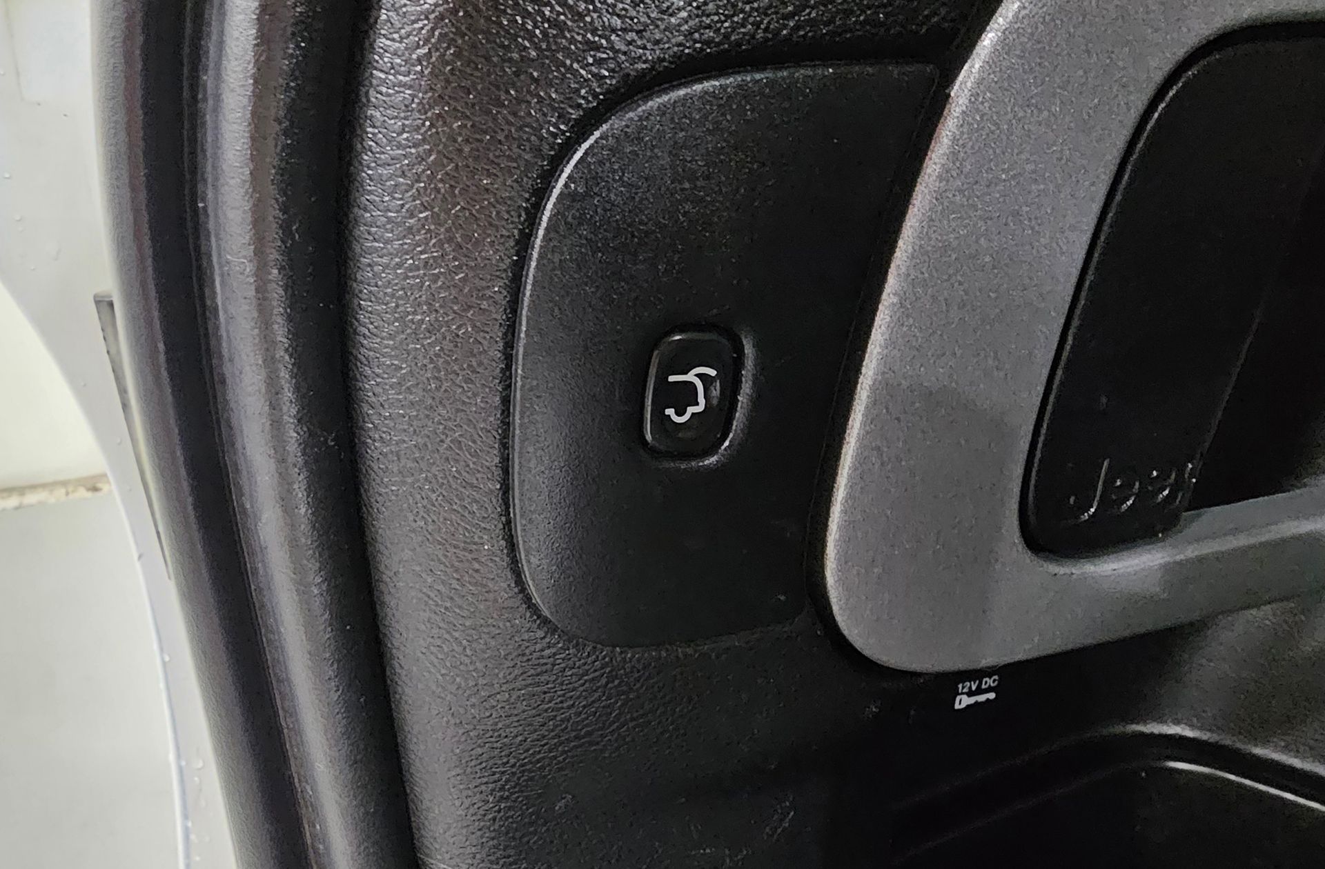 Jeep Cherokee 2.0 Diesel Longitude 4x2 - foto 17