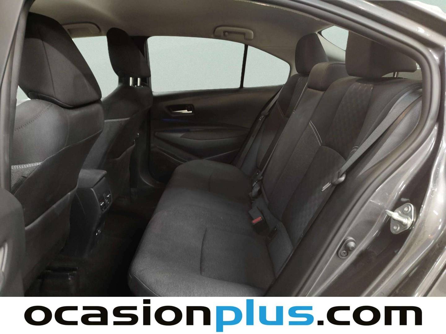 Foto asientos traseros Toyota Corolla Toyota Corolla 140H Style (140 CV)
