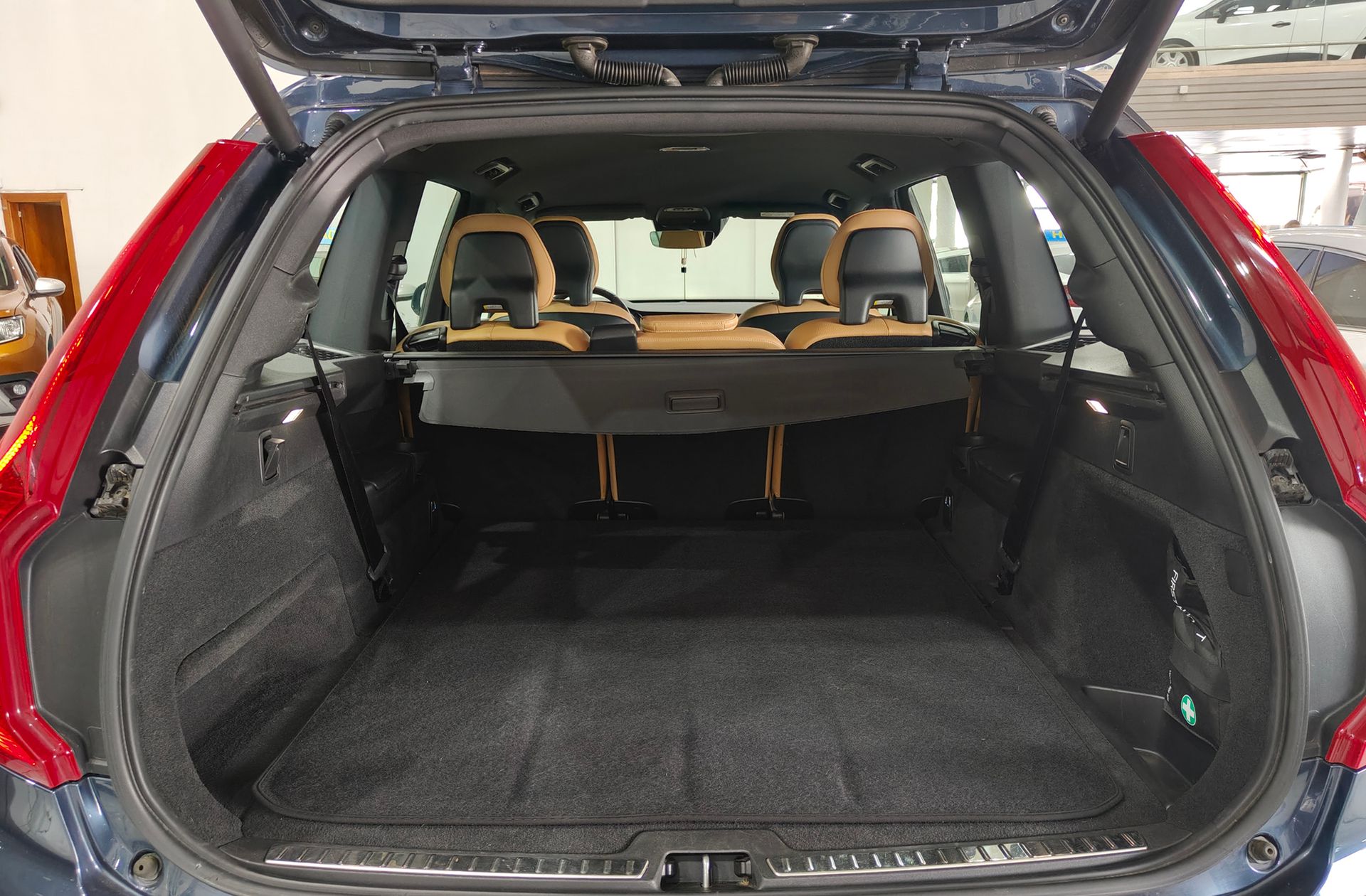 Volvo XC90 D5 Momentum AWD 7 plazas - foto 21