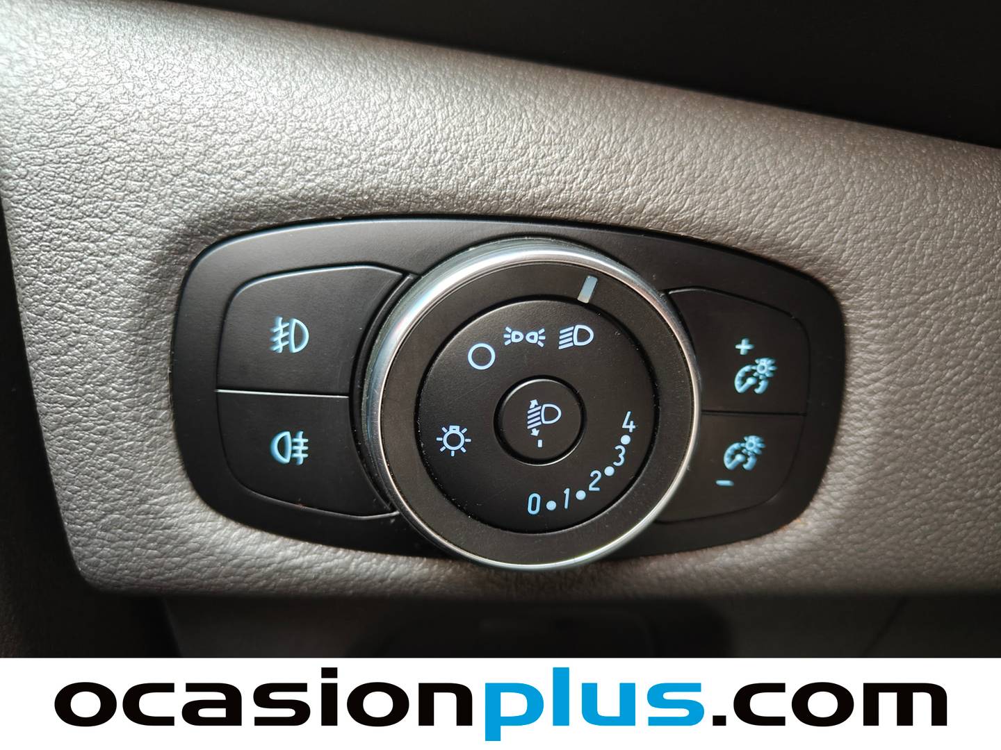 Ford Transit Custom Ford Transit Custom Kombi 2.0 TDCI 320 L1 Ambiente (105 CV) de segunda mano