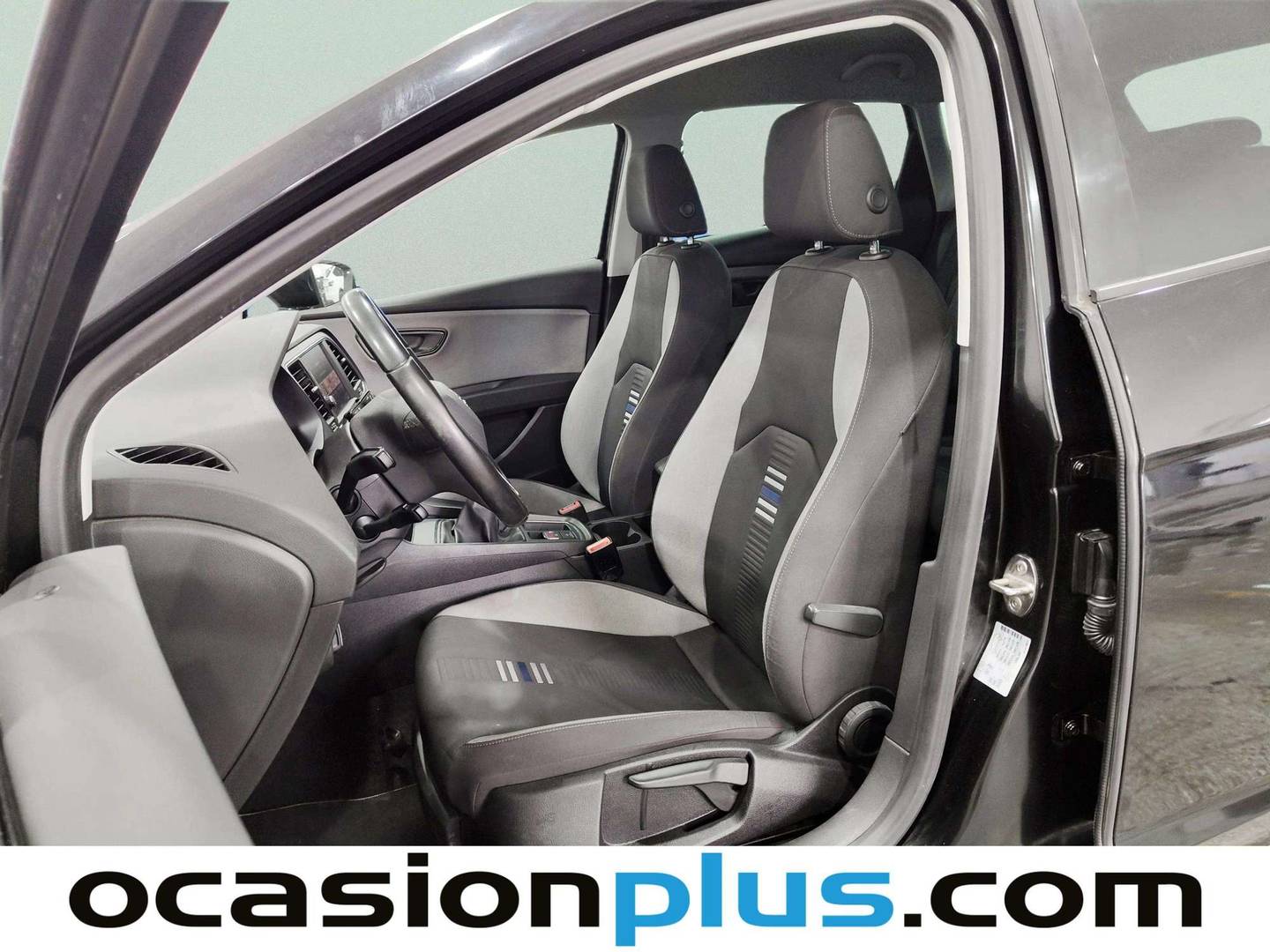 Foto asientos delanteros Seat León Seat León 1.0 EcoTSI S&S Style Visio Edition (115 CV)