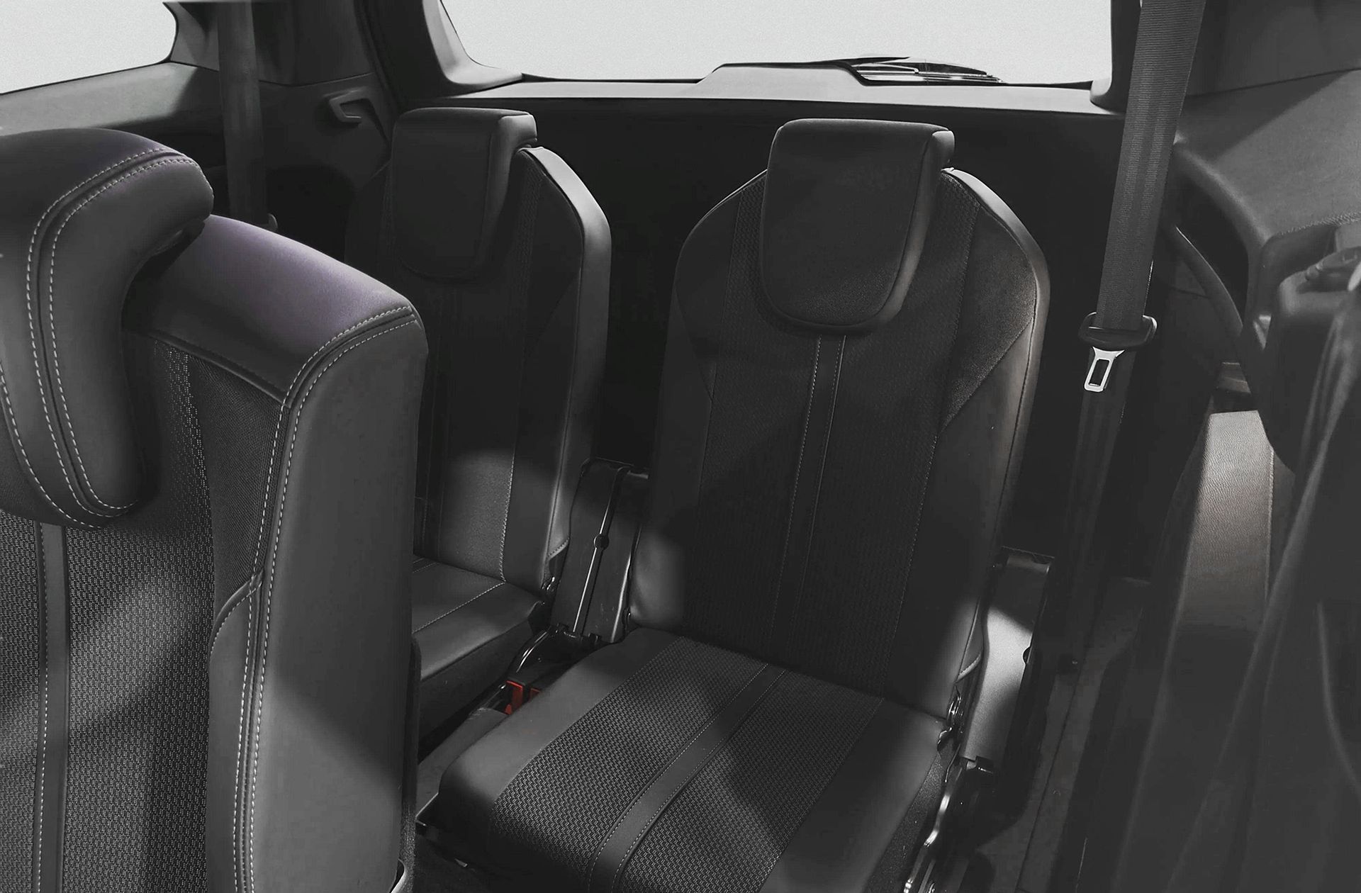 Peugeot 5008 BlueHDi 130 GT EAT8 7 plazas - foto 5
