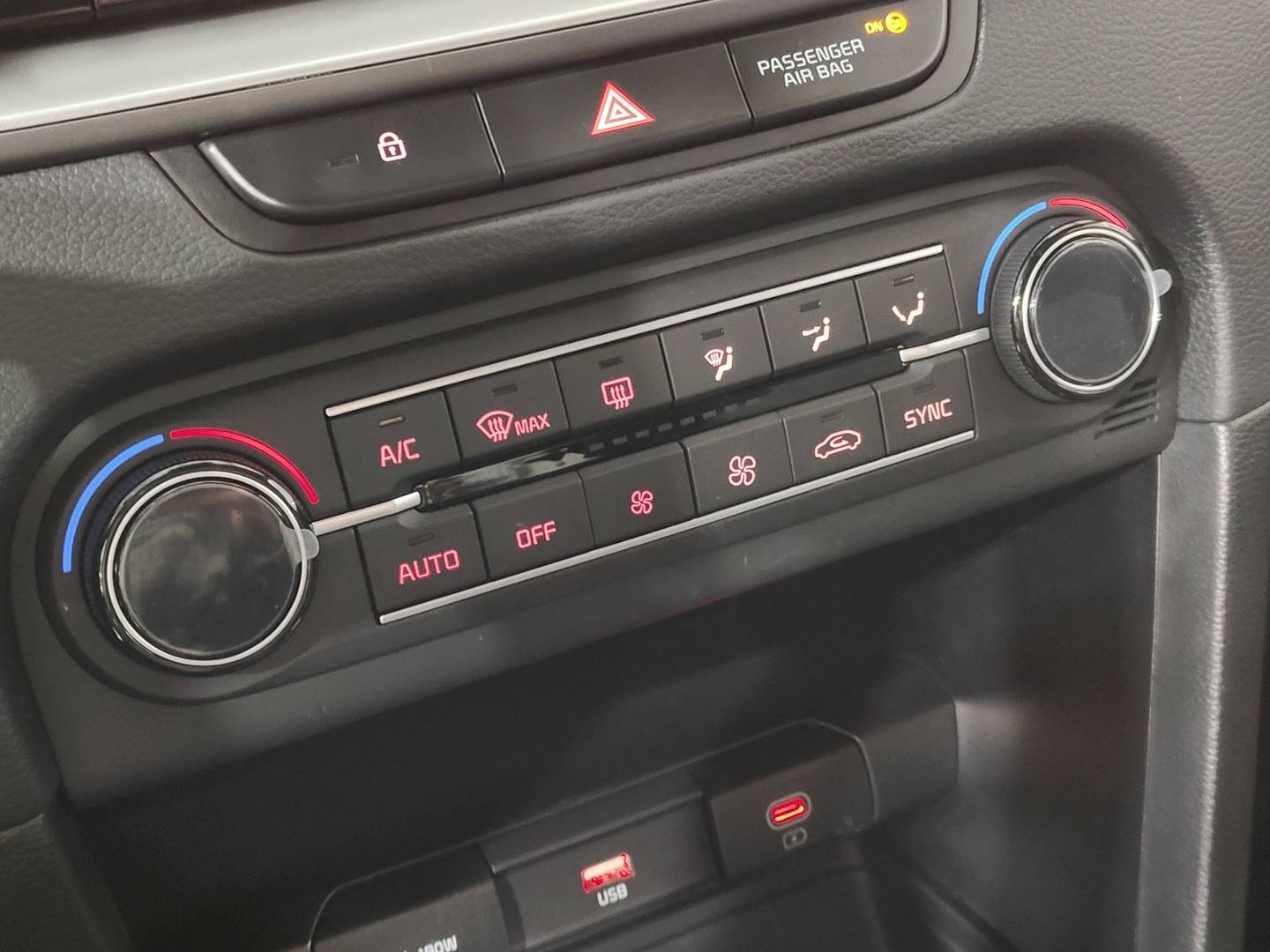 Foto KIA XCeed Kia XCeed 1.5 MHEV iMT Drive (140 CV)