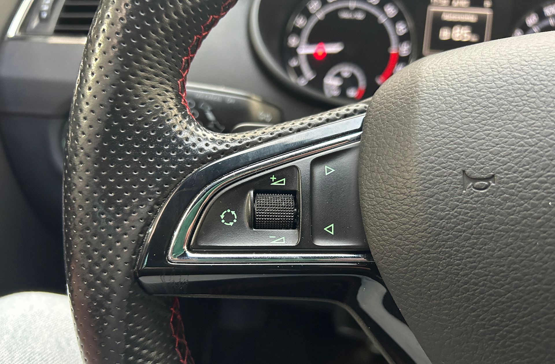 Škoda Octavia 2.0 TDI RS DSG - foto 21