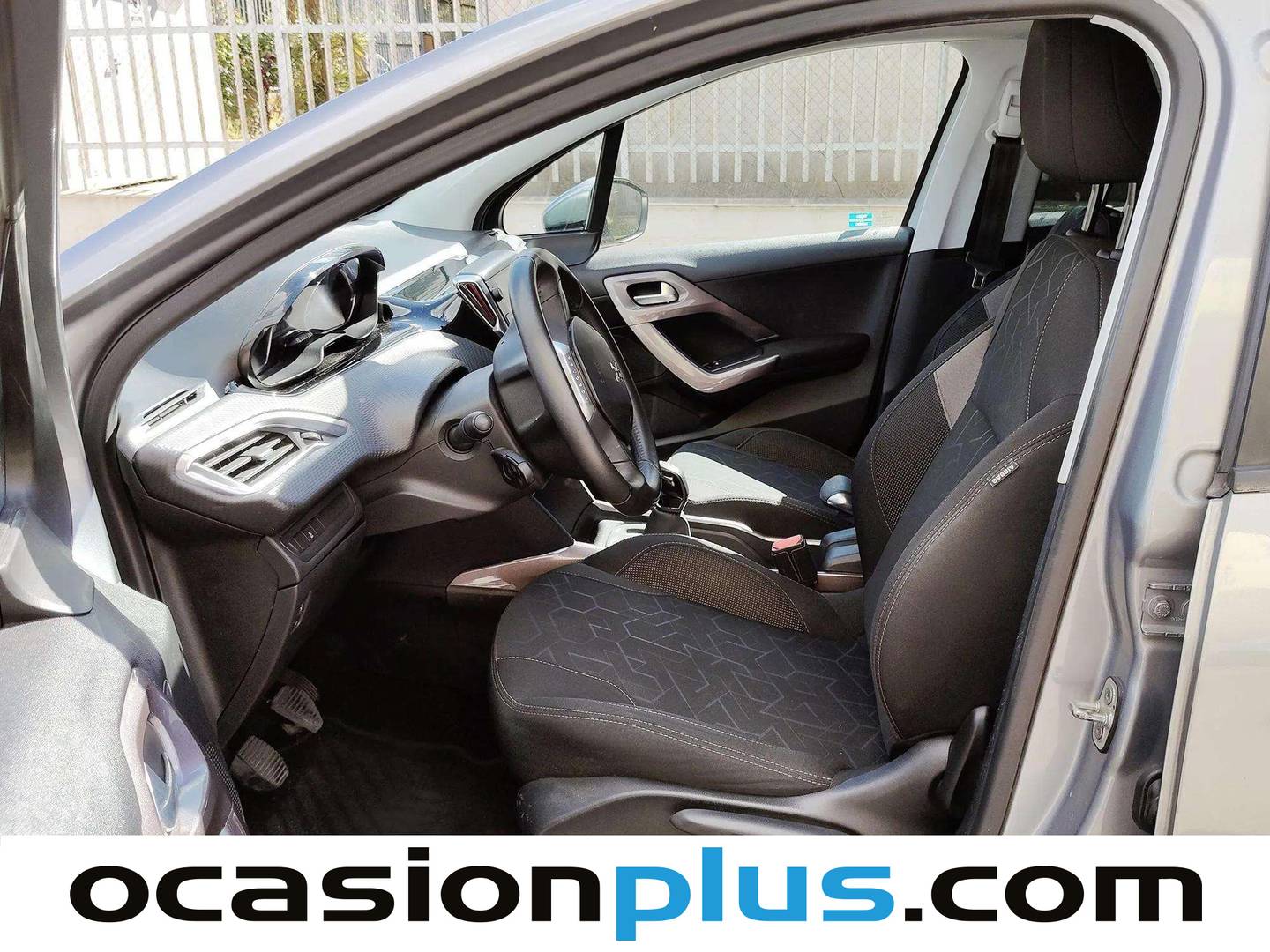 Foto asientos delanteros Peugeot 2008 Peugeot 2008 PureTech 82 Active (82 CV)