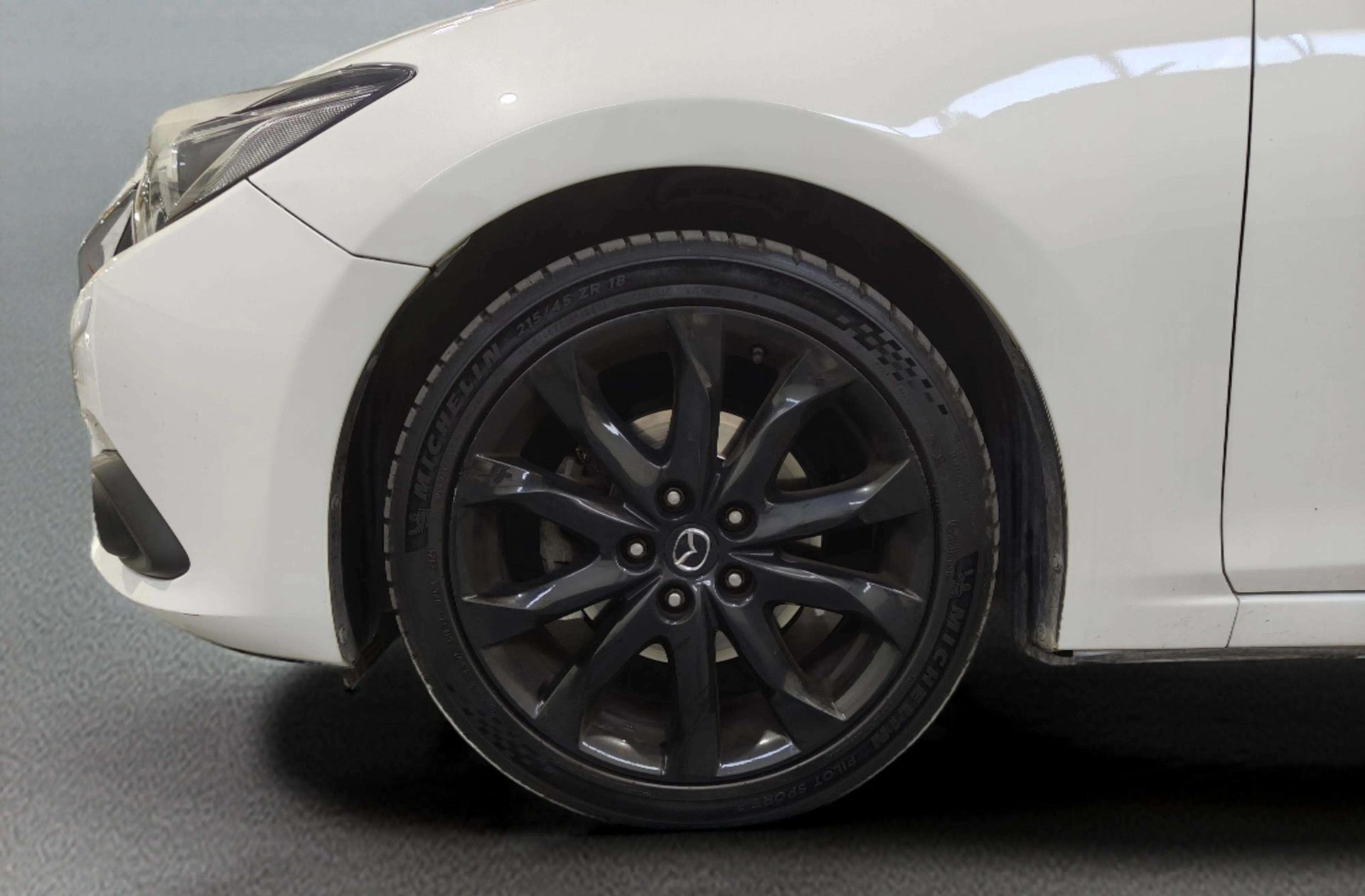 Mazda Mazda3 2.2 DE Sedan Luxury - foto 36