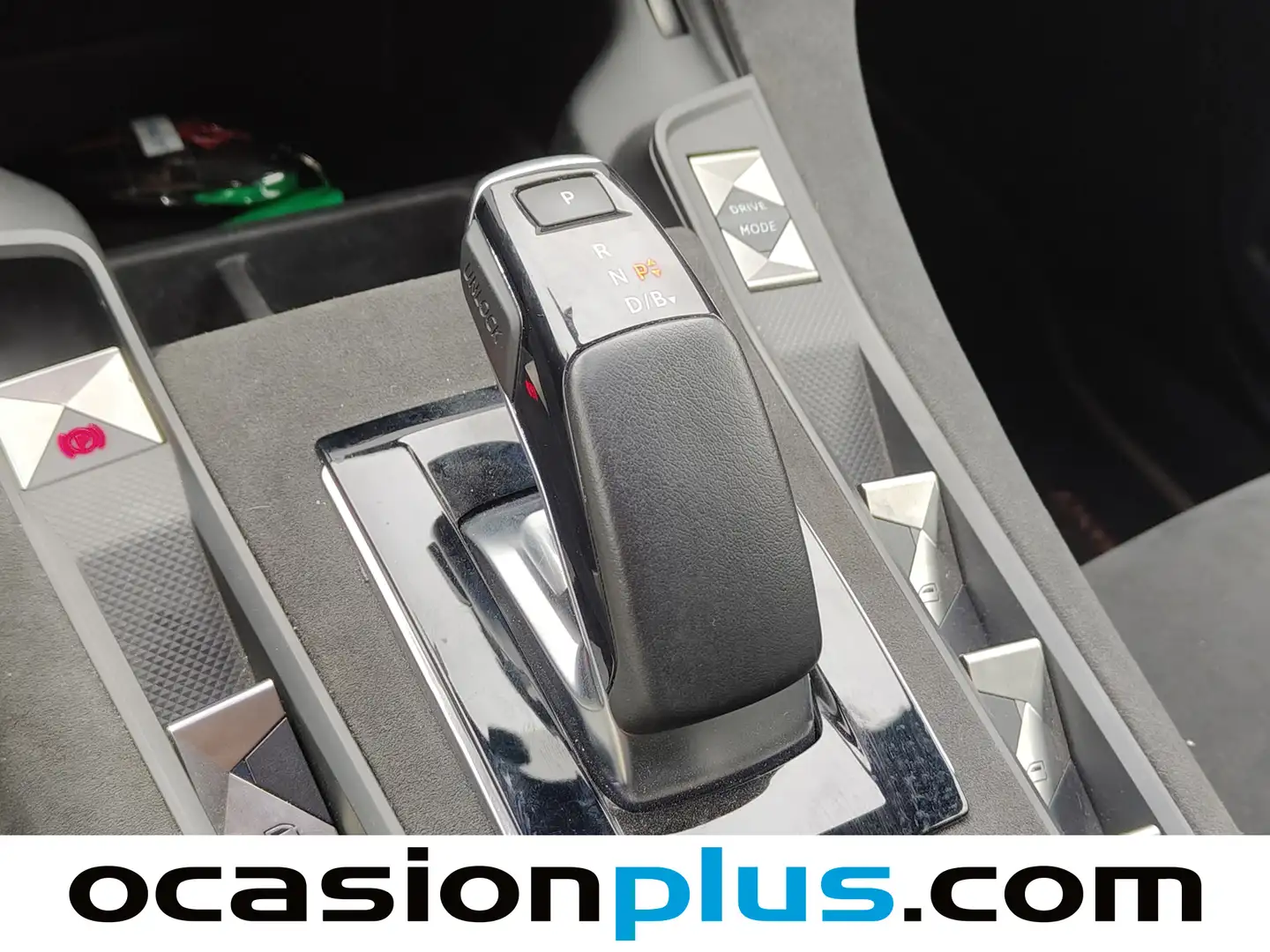 Foto DS DS 7 Crossback DS DS7 Crossback E-Tense 300 Performance Line+ 4WD Auto (300 CV)