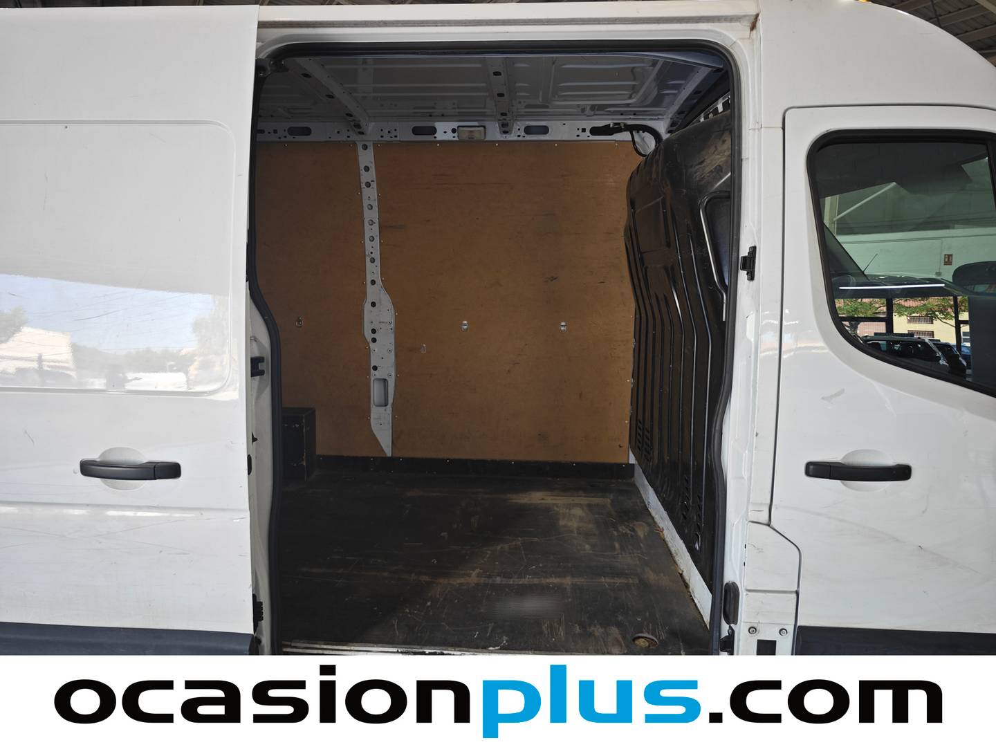 Foto Nissan Interstar Nissan Interstar 2.3 dCi L2H2 3,5T FWD GO (135 CV)
