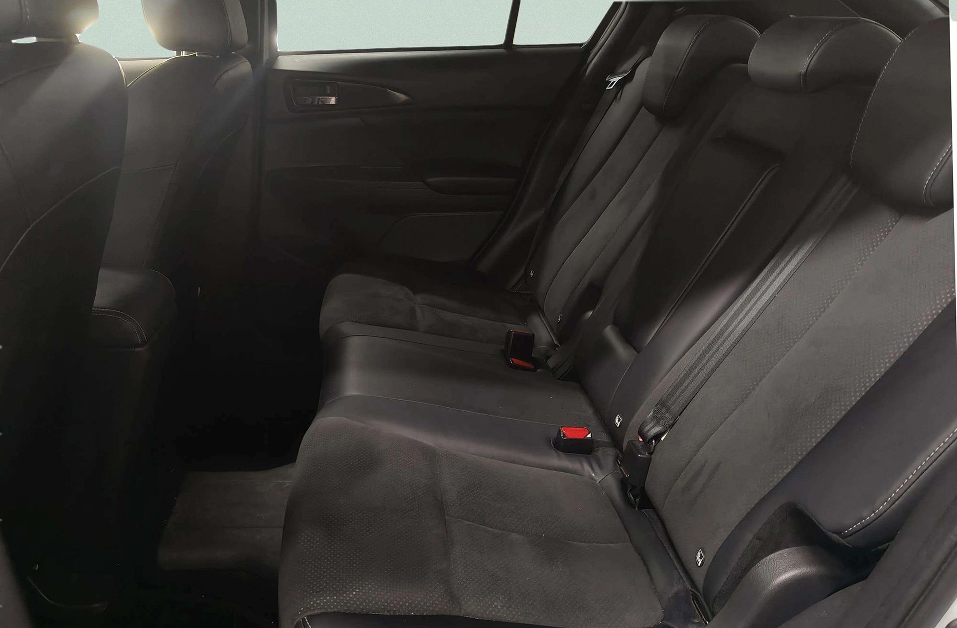 Mitsubishi Eclipse Cross 2.4 PHEV Kaiteki 4WD - foto 16