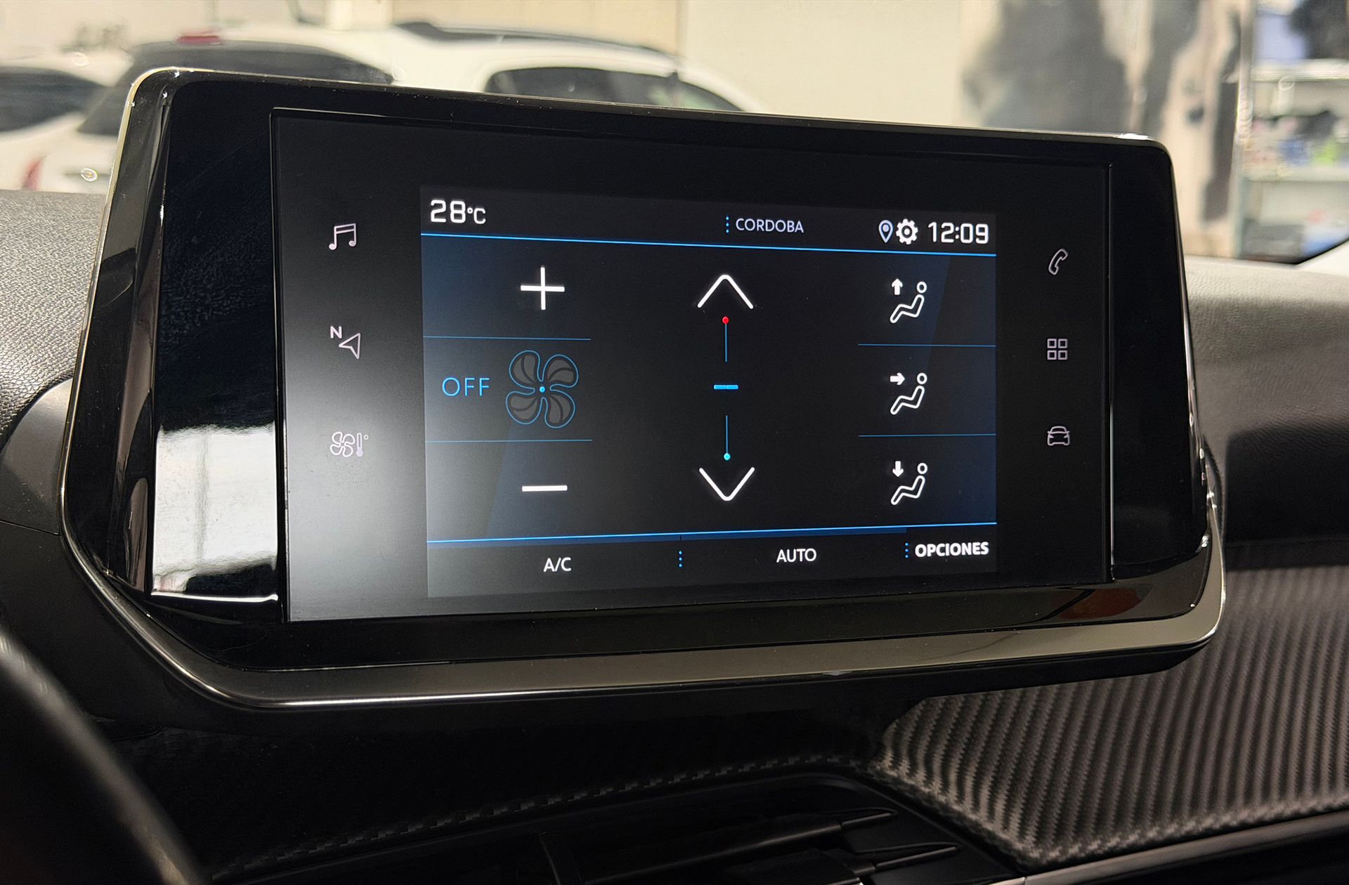 Peugeot 2008 PureTech 100 Allure Pack - foto 37
