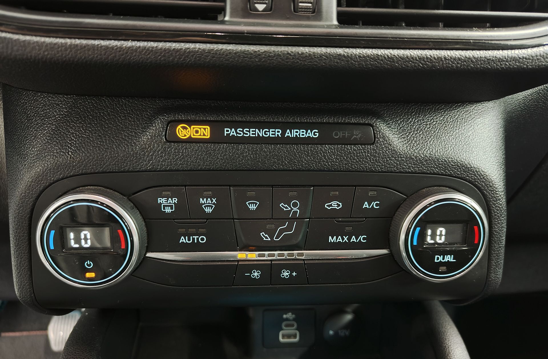 Ford Kuga 1.5 EcoBoost ST-Line 4x2 - foto 34