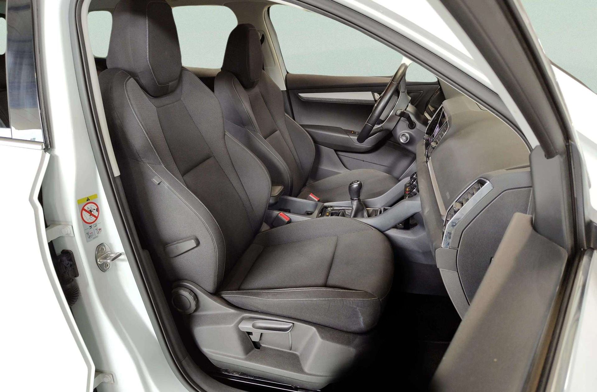 Škoda Karoq 2.0 TDI Selection - foto 19