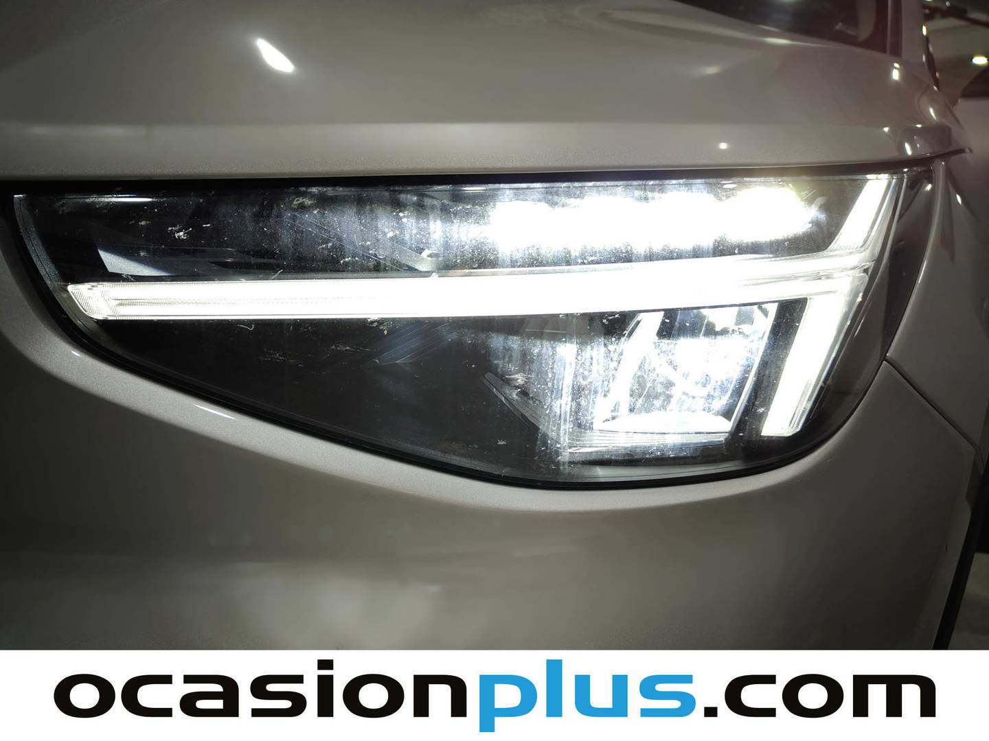 Equipamiento del Volvo XC40 Volvo XC40 T2 Essential Dark Auto (129 CV)