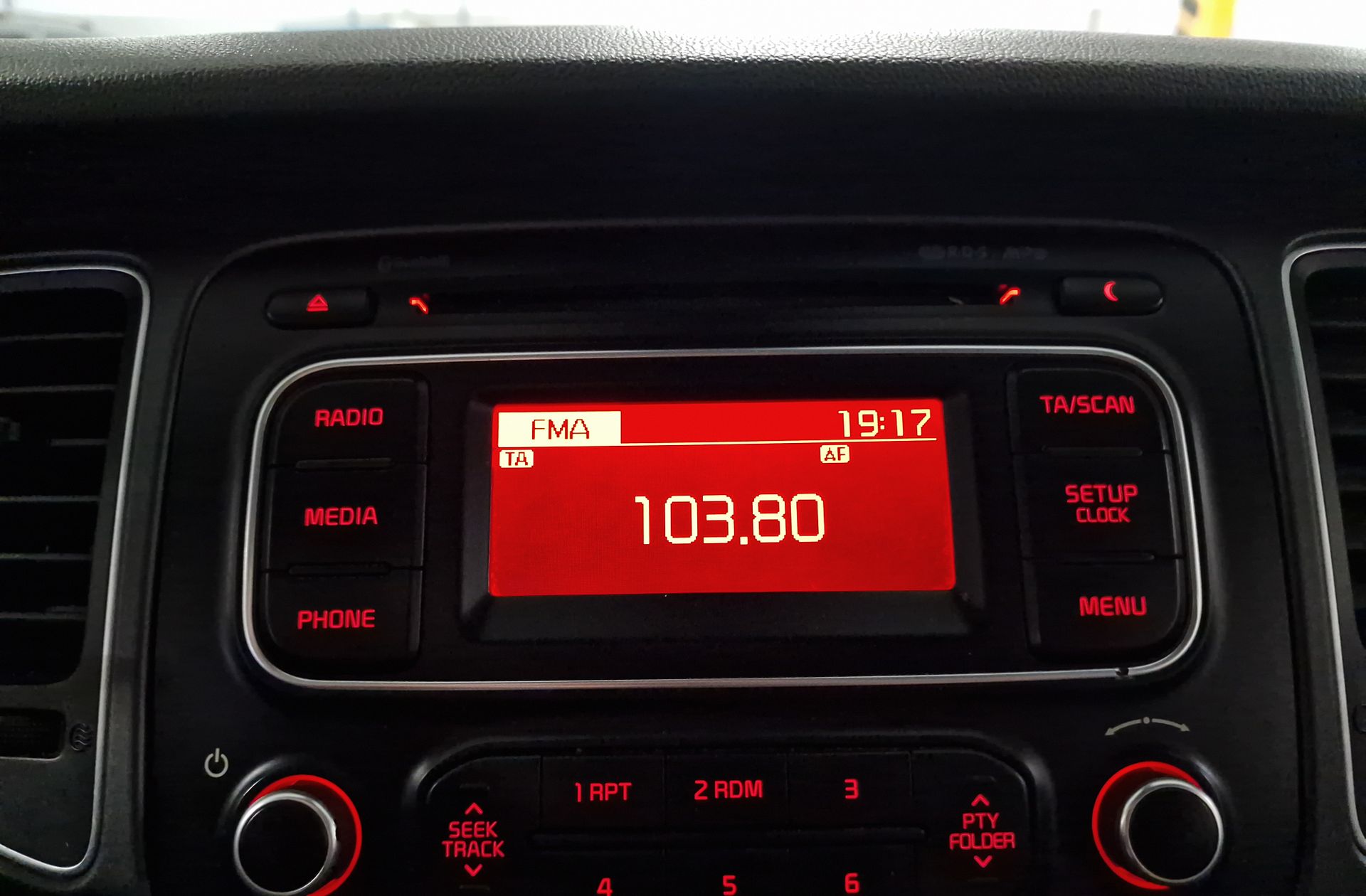 Kia Carens 1.7 CRDi VGT Concept Eco-Dynamics 7 plazas - foto 28