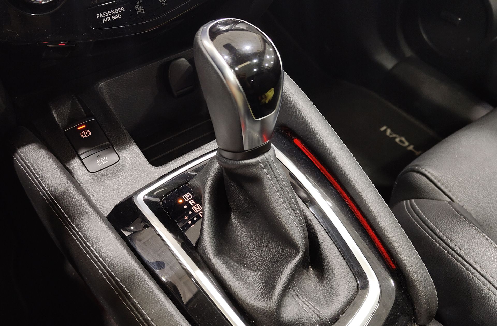 Nissan Qashqai DIG-T 160 Tekna+ - foto 5