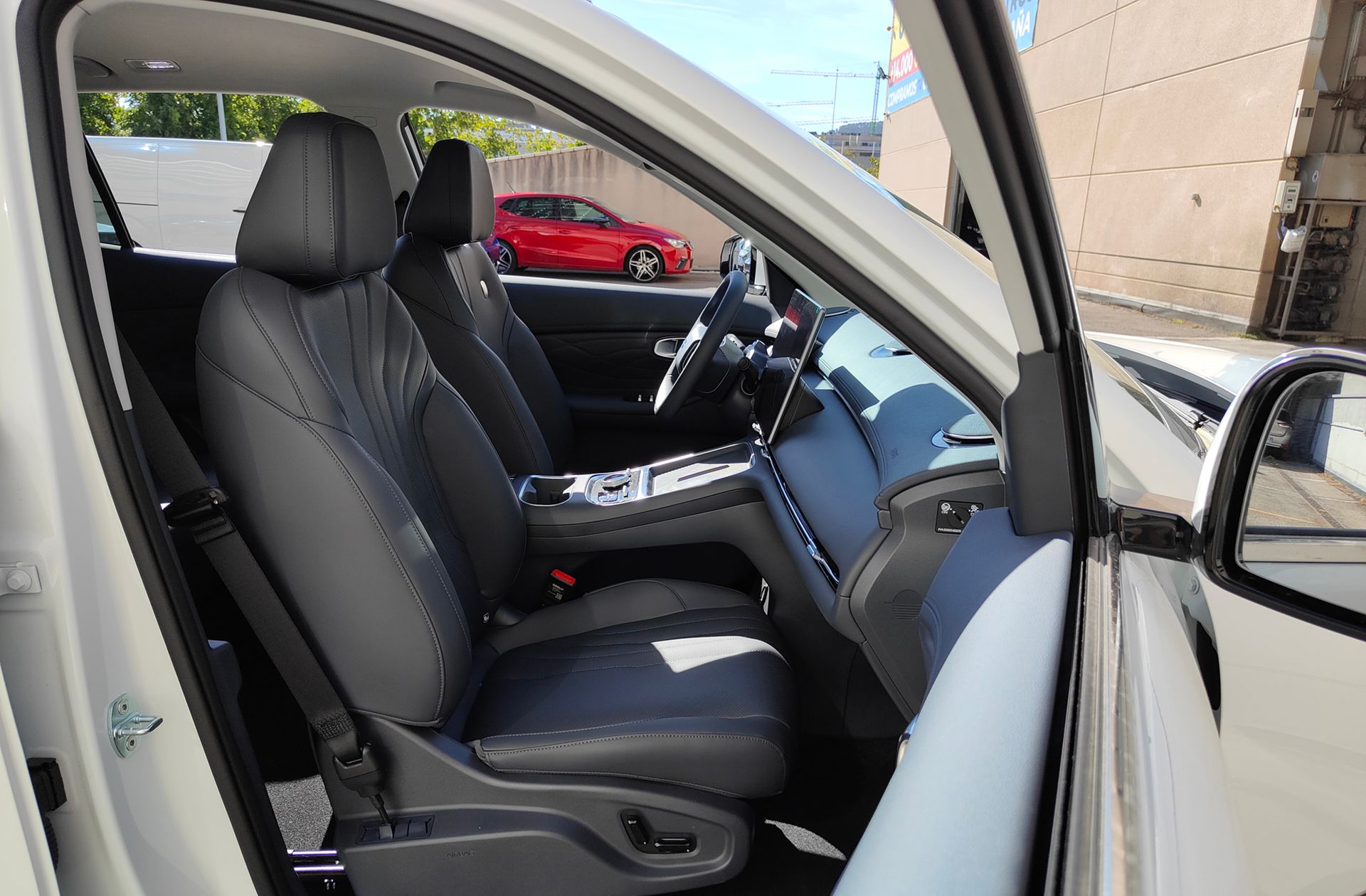 Geely Starray EM-i 1.5 PHEV Pro - foto 17