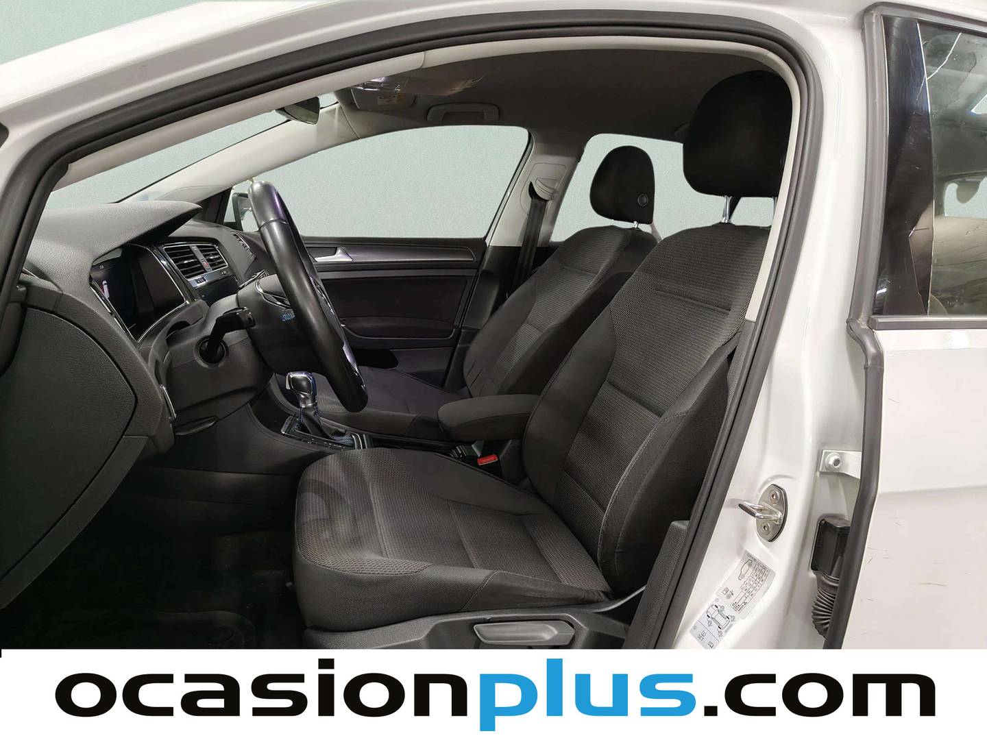 Foto asientos delanteros Volkswagen Golf Volkswagen e-Golf e-Golf ePower (136 CV)