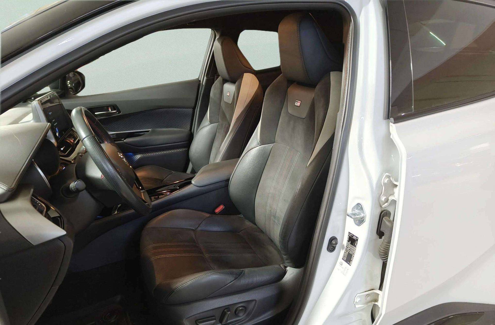 Toyota C-HR 180H GR Sport - foto 16
