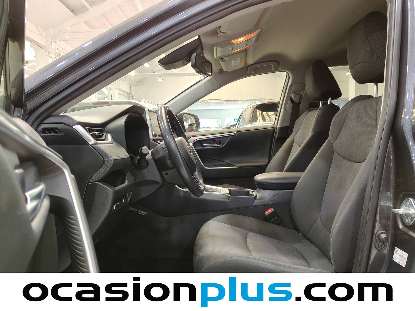 Foto asientos delanteros Toyota Rav4 Toyota Rav4 220H Business (218 CV)