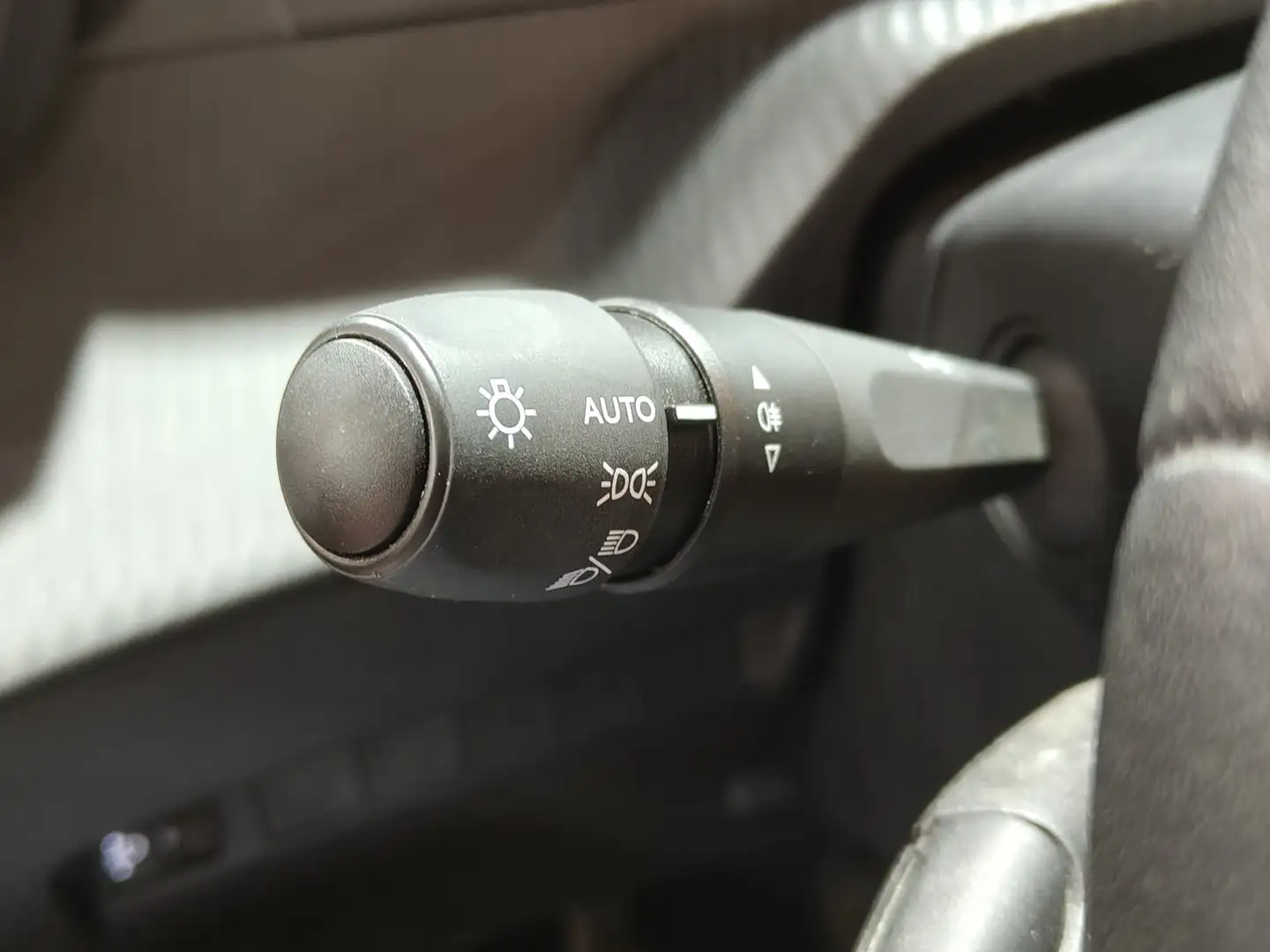 Foto Peugeot 208 Peugeot 208 PureTech 100 Allure (100 CV)