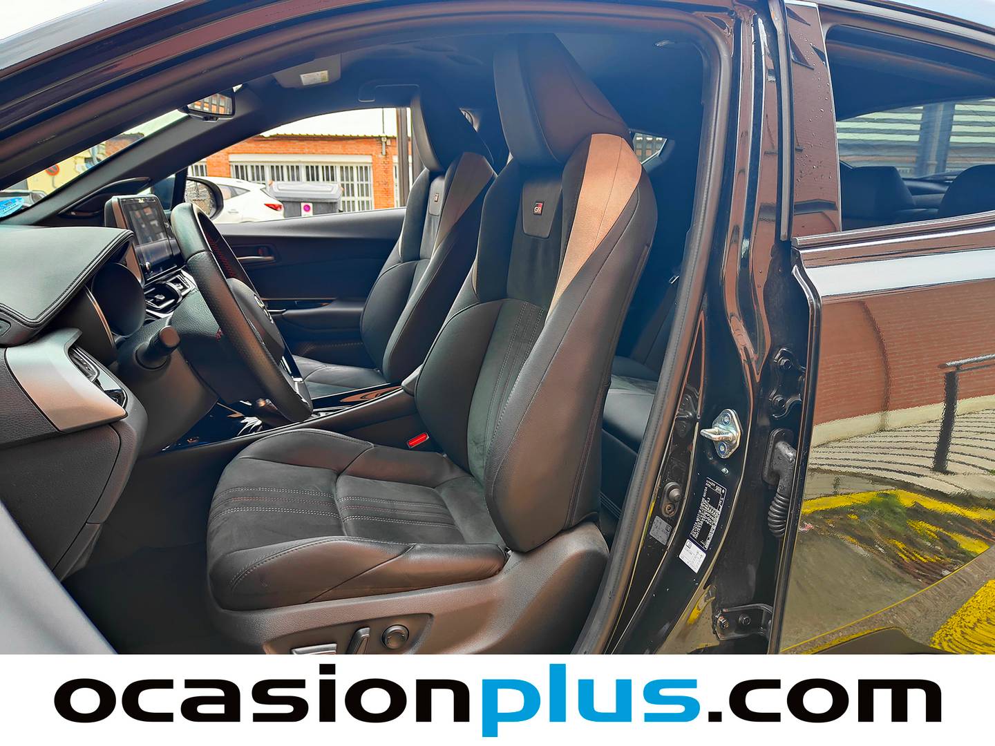 Foto asientos delanteros Toyota C-HR Toyota C-HR 180H GR Sport Black Edition Auto (184 CV)