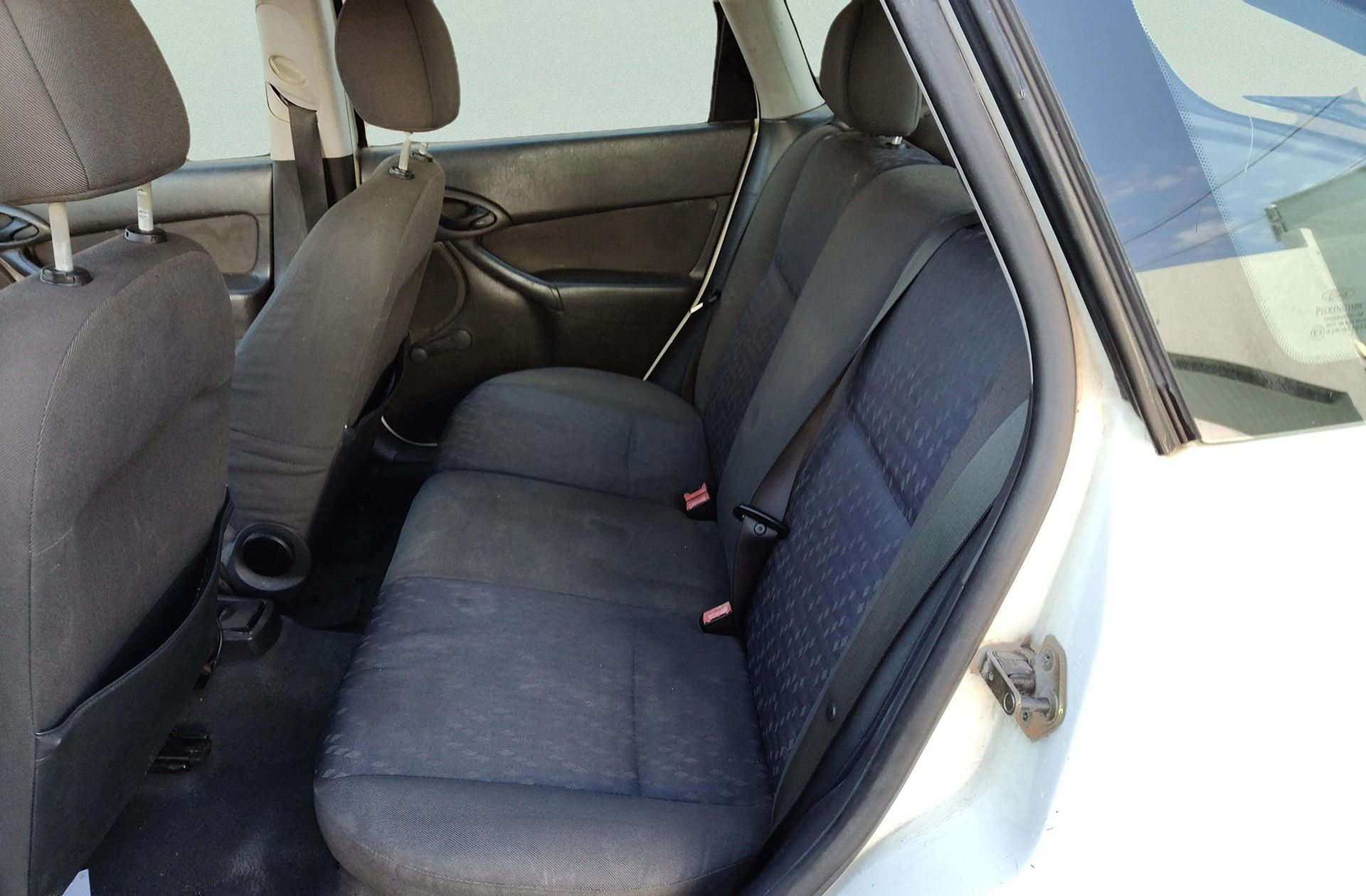 Ford Focus 1.6 Trend - foto 9
