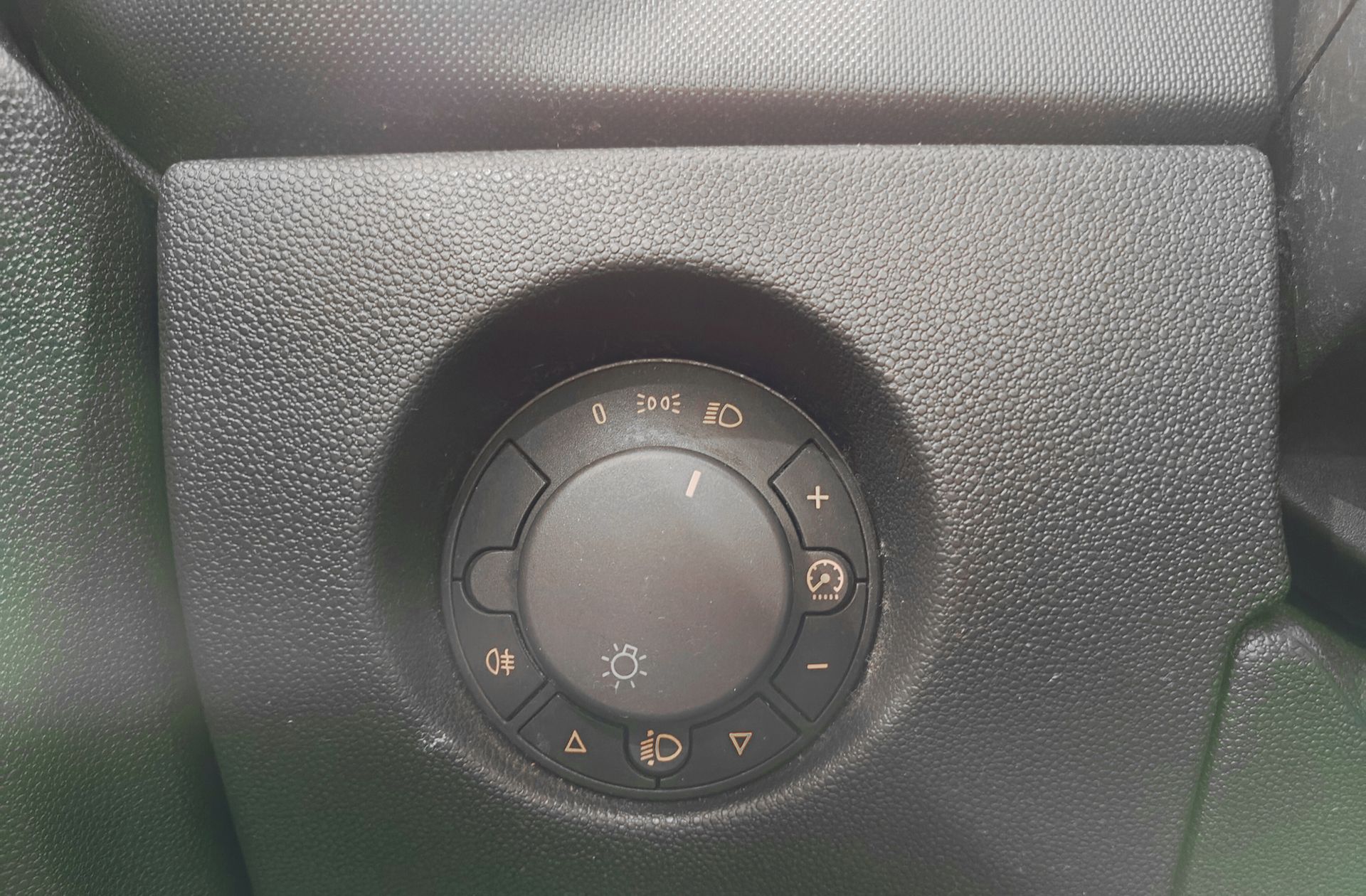 Opel Corsa 1.3 CDTi Essentia - foto 10