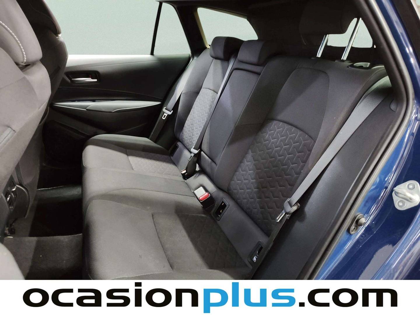 Foto asientos traseros Toyota Corolla Toyota Corolla 180H Feel! E-CVT (180 CV)