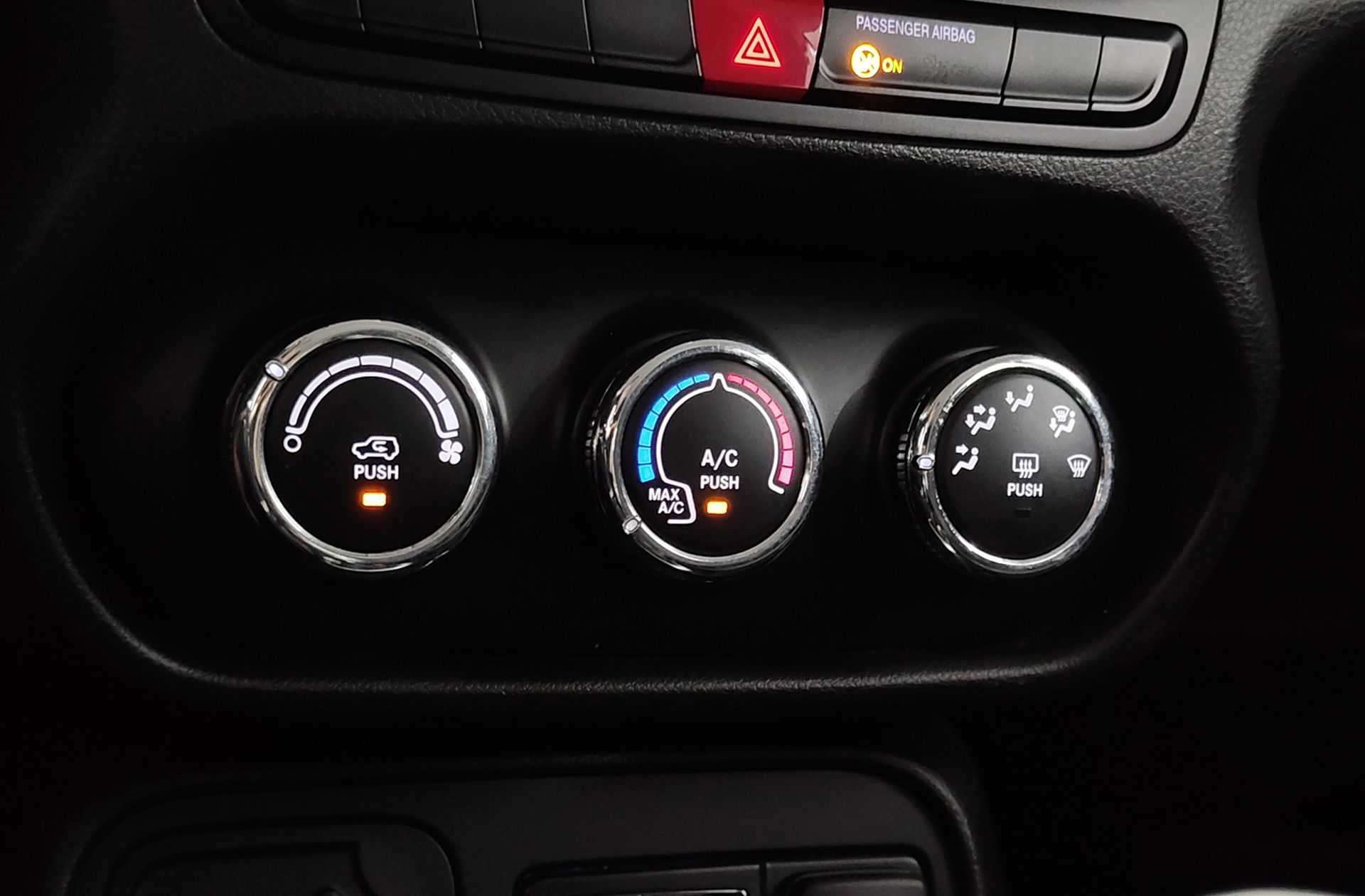 Jeep Renegade 1.4 MultiAir Longitude 4x2 - foto 28