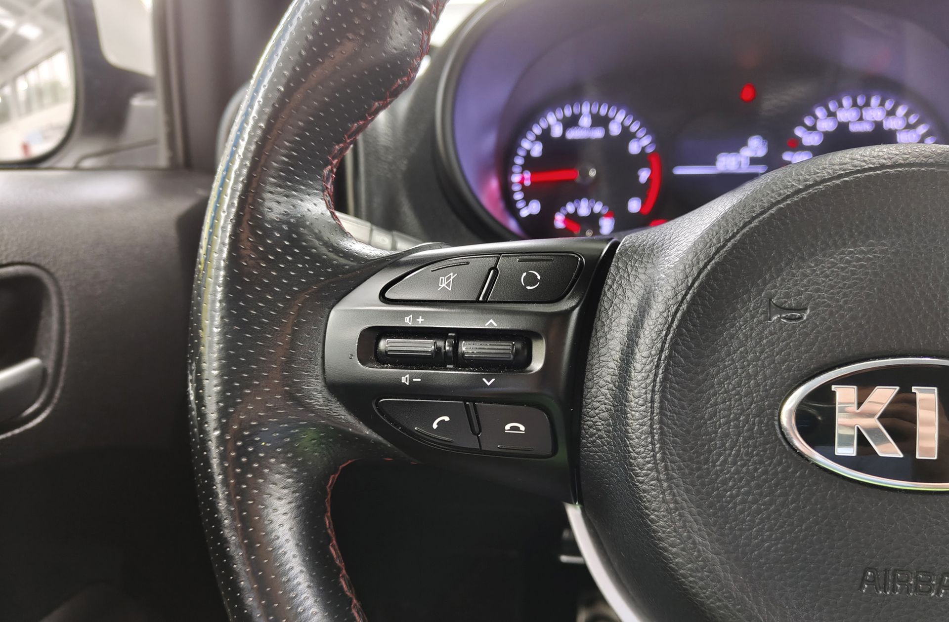 Kia Picanto 1.0 Cvvt GT Line - foto 24