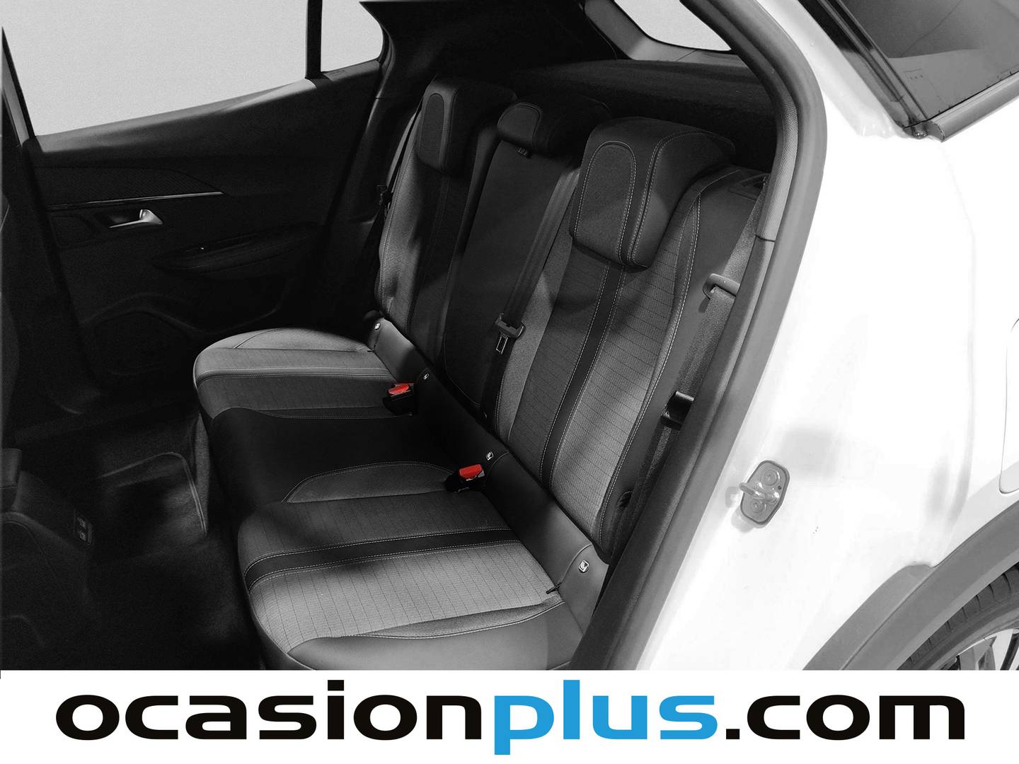 Foto asientos traseros Peugeot 2008 Peugeot 2008 PureTech 130 S&S Allure EAT8 (130 CV)