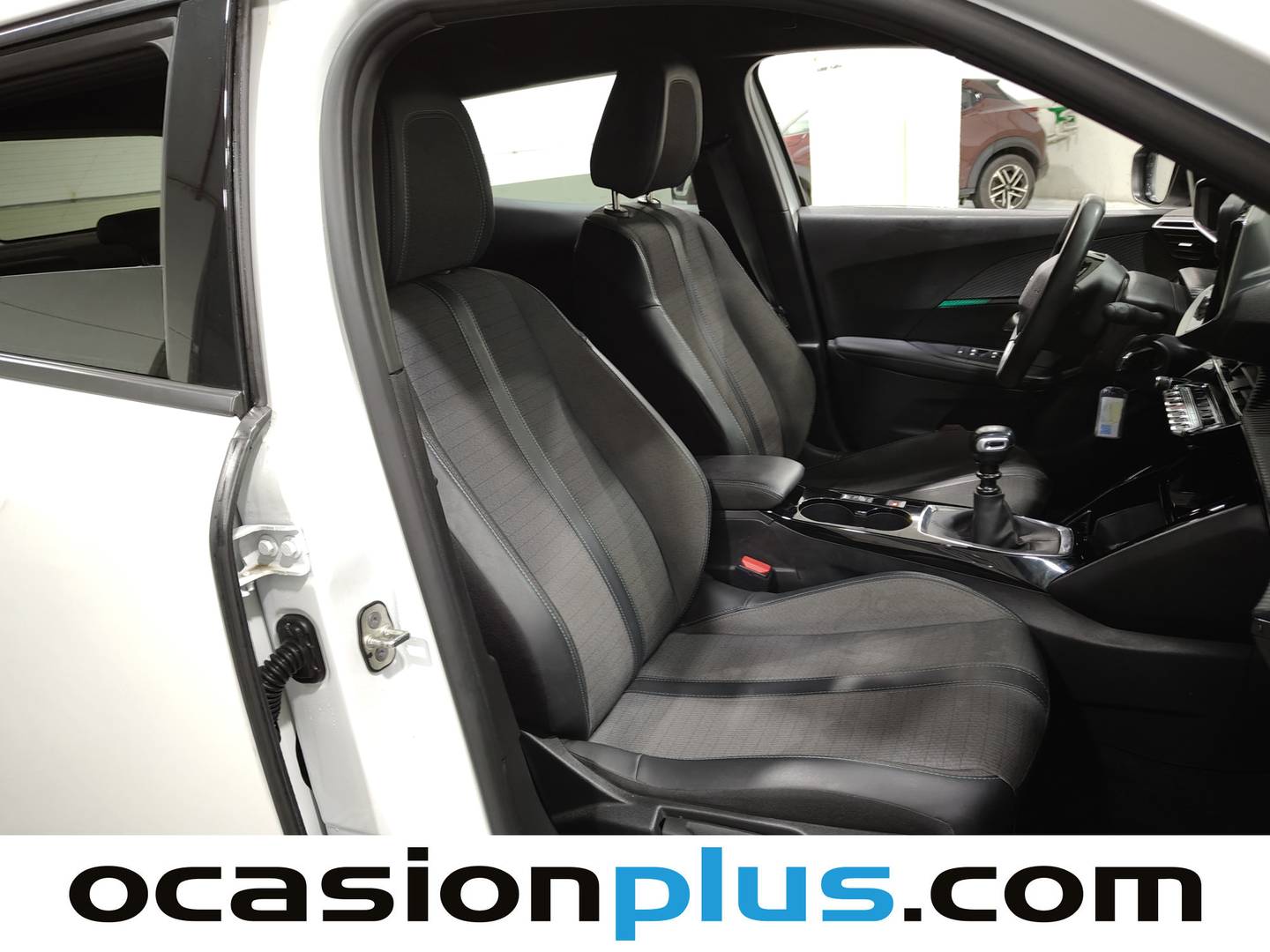 Foto Peugeot 2008 Peugeot 2008 PureTech 130 S&S Allure Pack (130 CV)