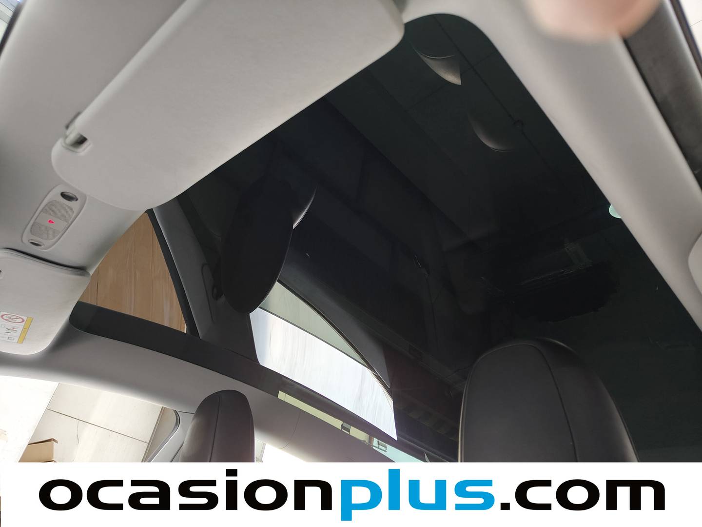 Extras y acabados del Tesla Model Y Tesla Model Y Gran Autonomía 4WD (514 CV)