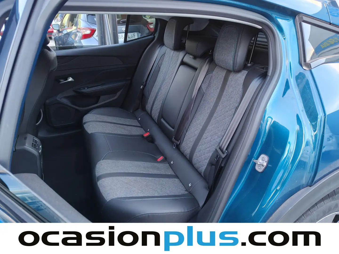 Foto Peugeot 408 Peugeot 408 Allure Hybrid eDCS6 (136 CV)