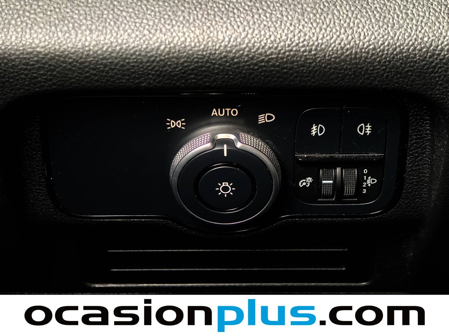 Equipamiento del Mercedes Citan Mercedes Citan Combi 110 CDI Tourer Base (95 CV)