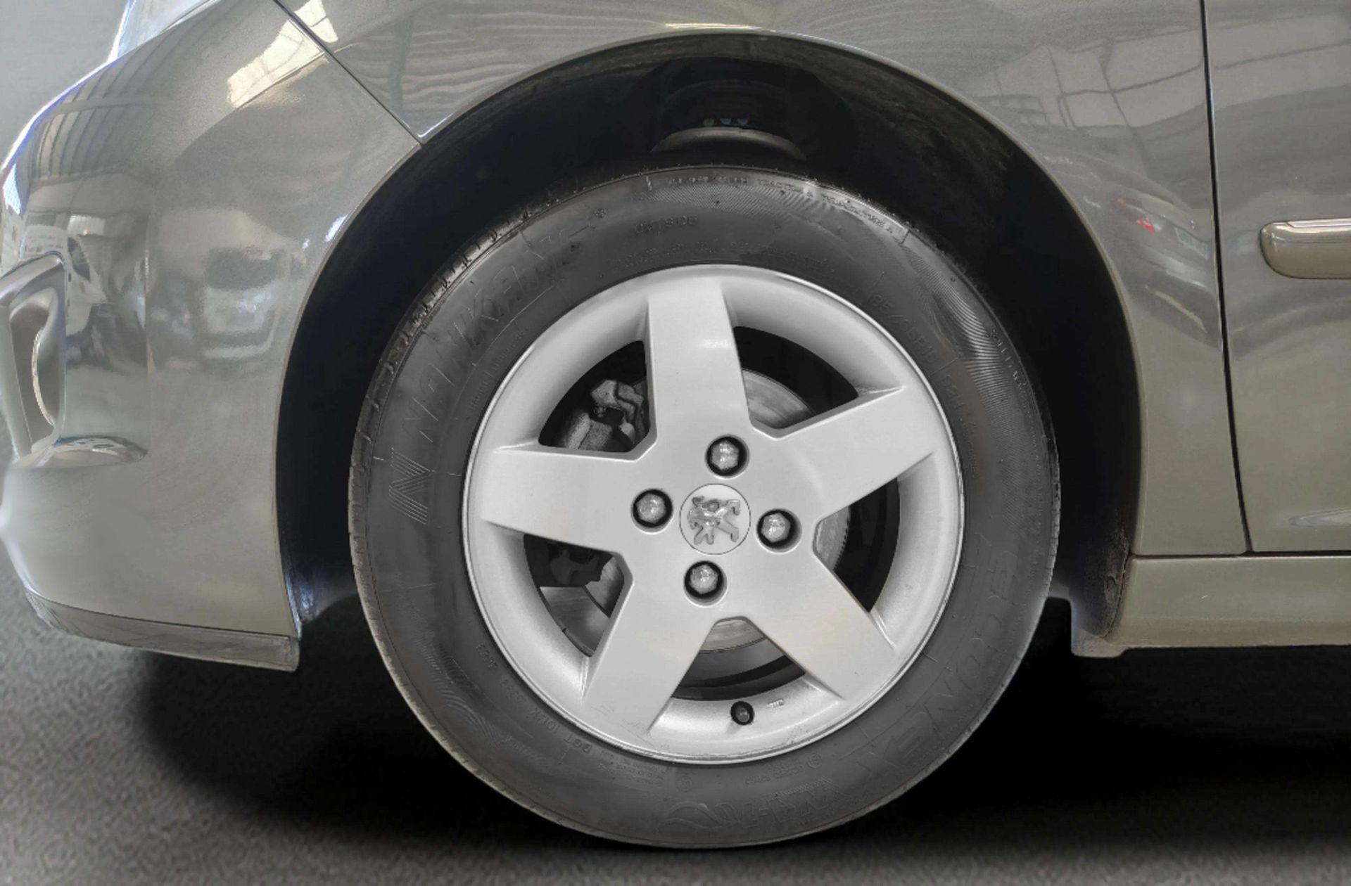 Peugeot 207 1.4 HDi Active FAP - foto 29