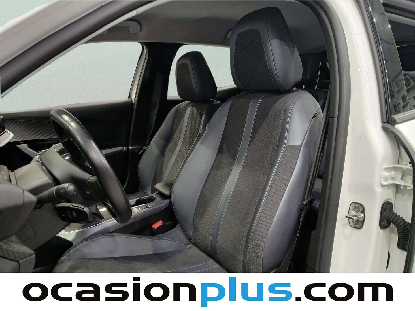 Foto Peugeot 2008 Peugeot 2008 PureTech 130 S&S Allure (130 CV)